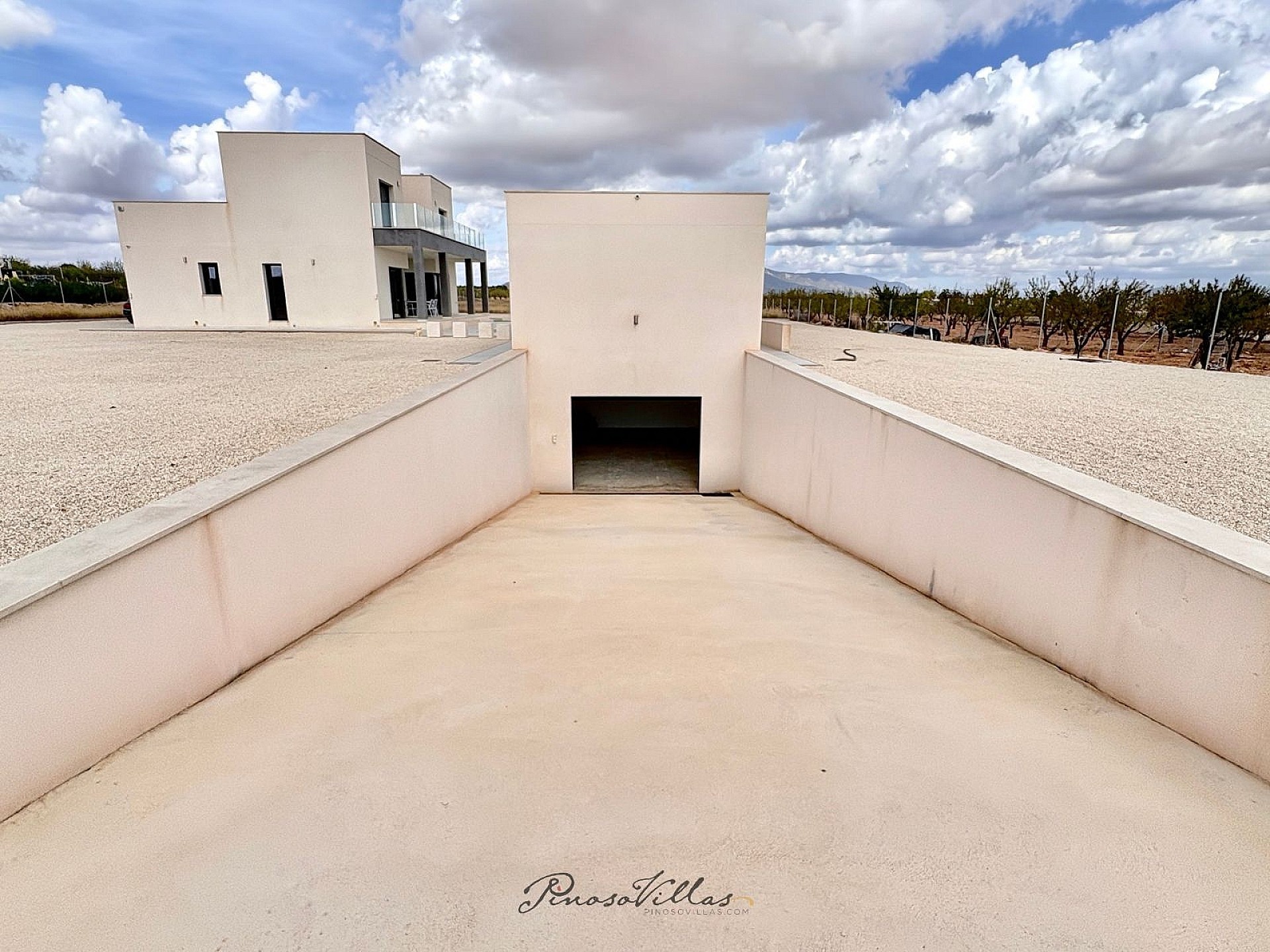 Resale - 3 Bedroom 3 Bathroom Villa in Pinoso -  - Alicante