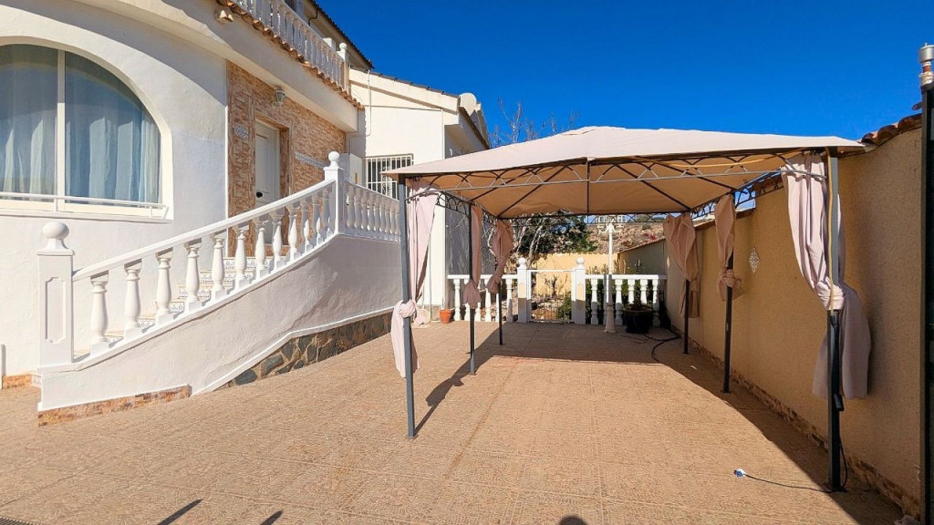 Resale - 3 Bedroom 2 Bathroom Villa in Ciudad Quesada -  - Alicante
