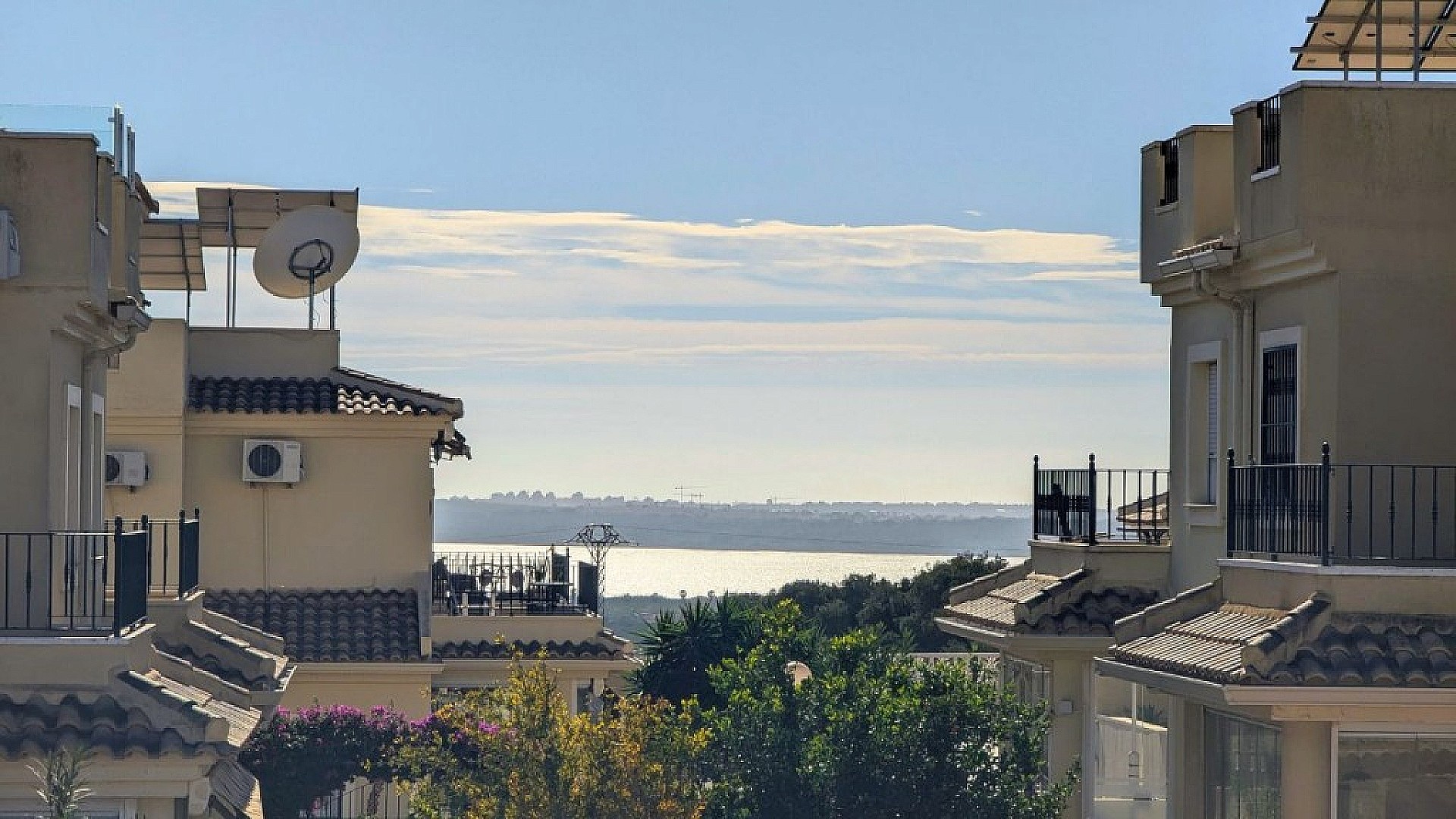 Resale - 3 Bedroom 2 Bathroom Villa in Ciudad Quesada -  - Alicante