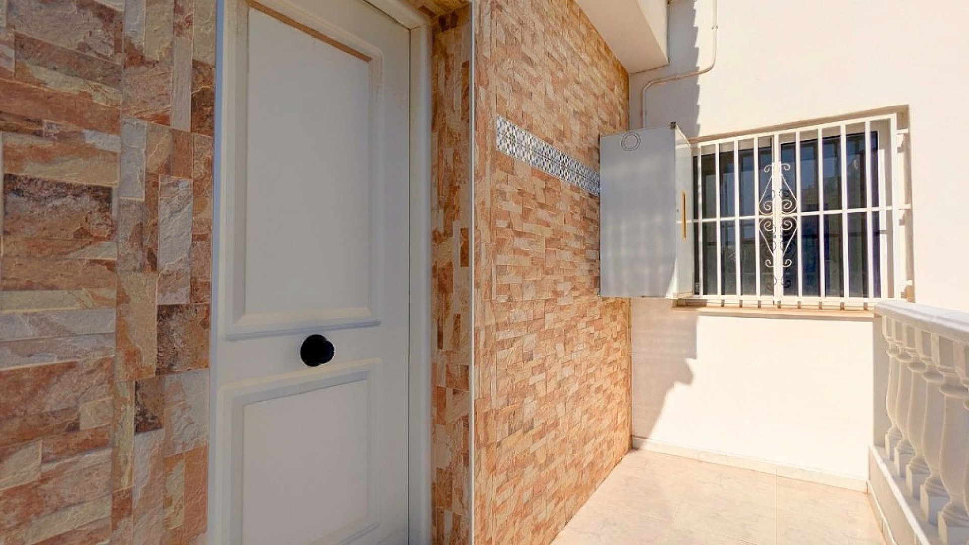 Resale - 3 Bedroom 2 Bathroom Villa in Ciudad Quesada -  - Alicante