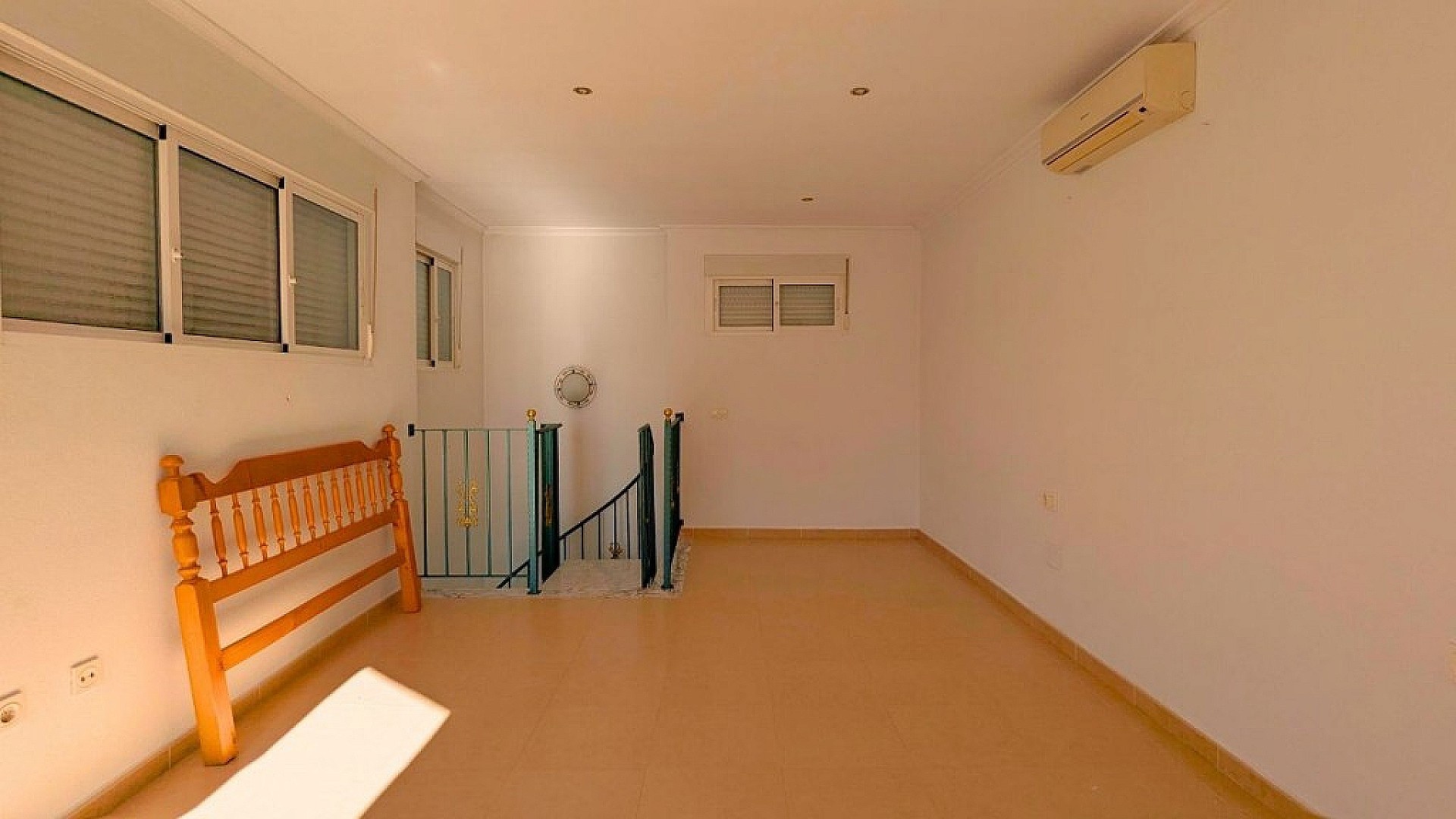 Resale - 3 Bedroom 2 Bathroom Villa in Ciudad Quesada -  - Alicante