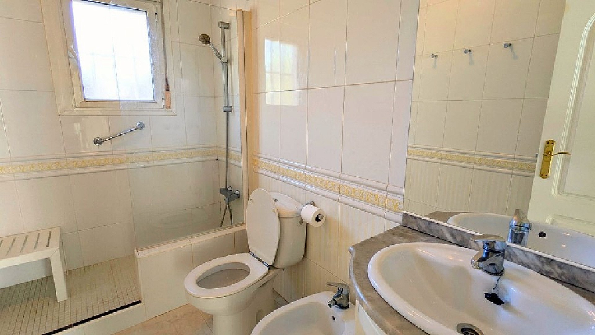 Resale - 3 Bedroom 2 Bathroom Villa in Ciudad Quesada -  - Alicante