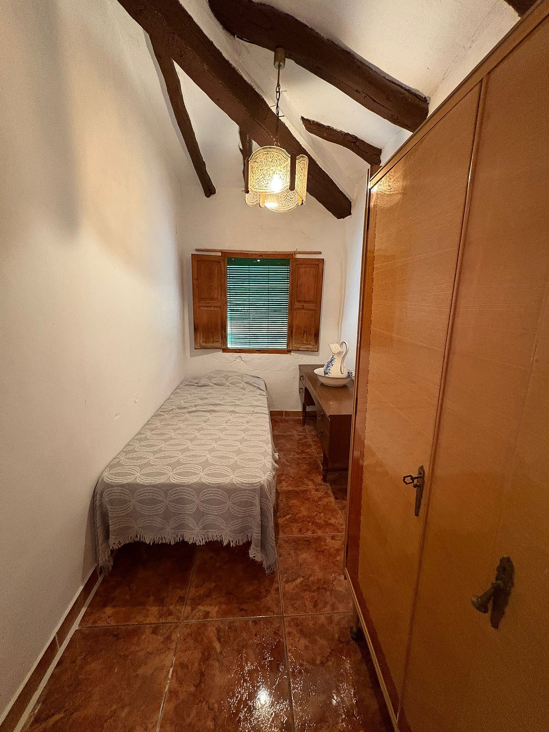 Resale - 5 Bedroom 2 Bathroom Semi-detached in Pinoso -  - Alicante