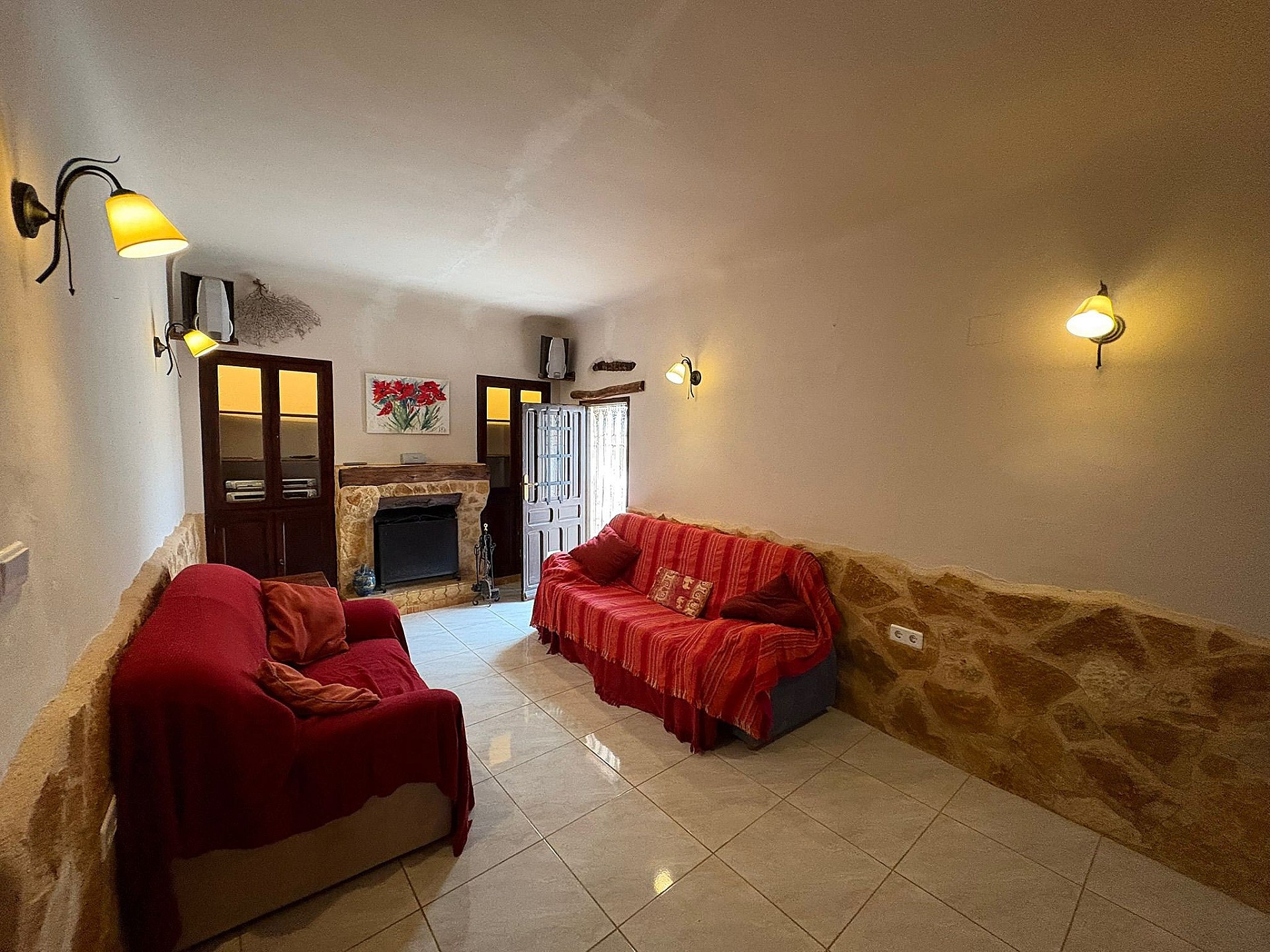 Resale - 5 Bedroom 2 Bathroom Semi-detached in Pinoso -  - Alicante