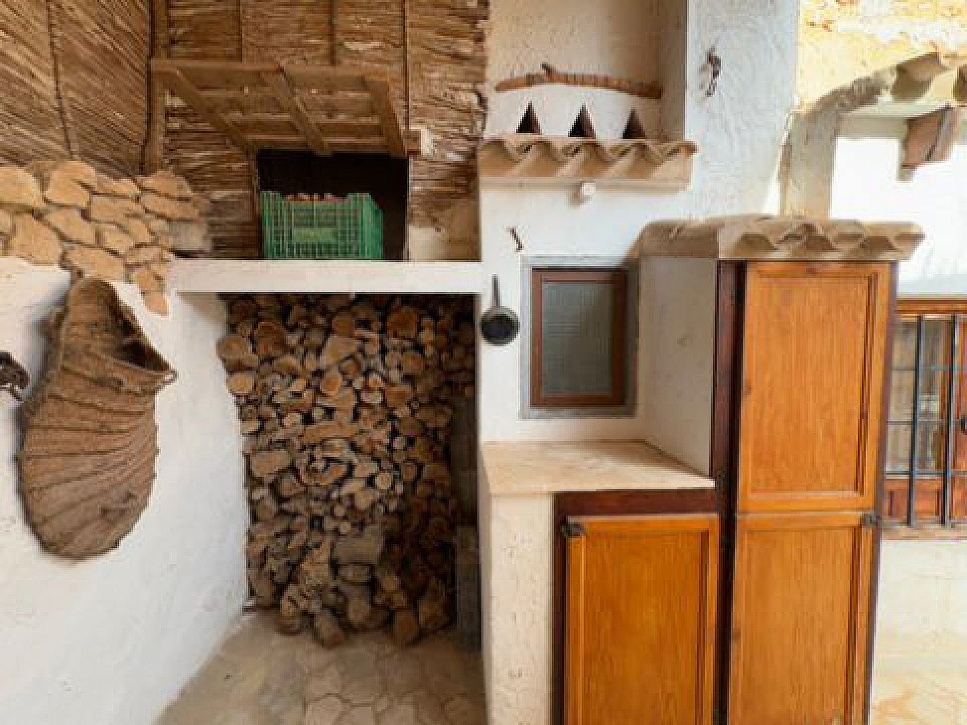 Resale - 5 Bedroom 2 Bathroom Semi-detached in Pinoso -  - Alicante