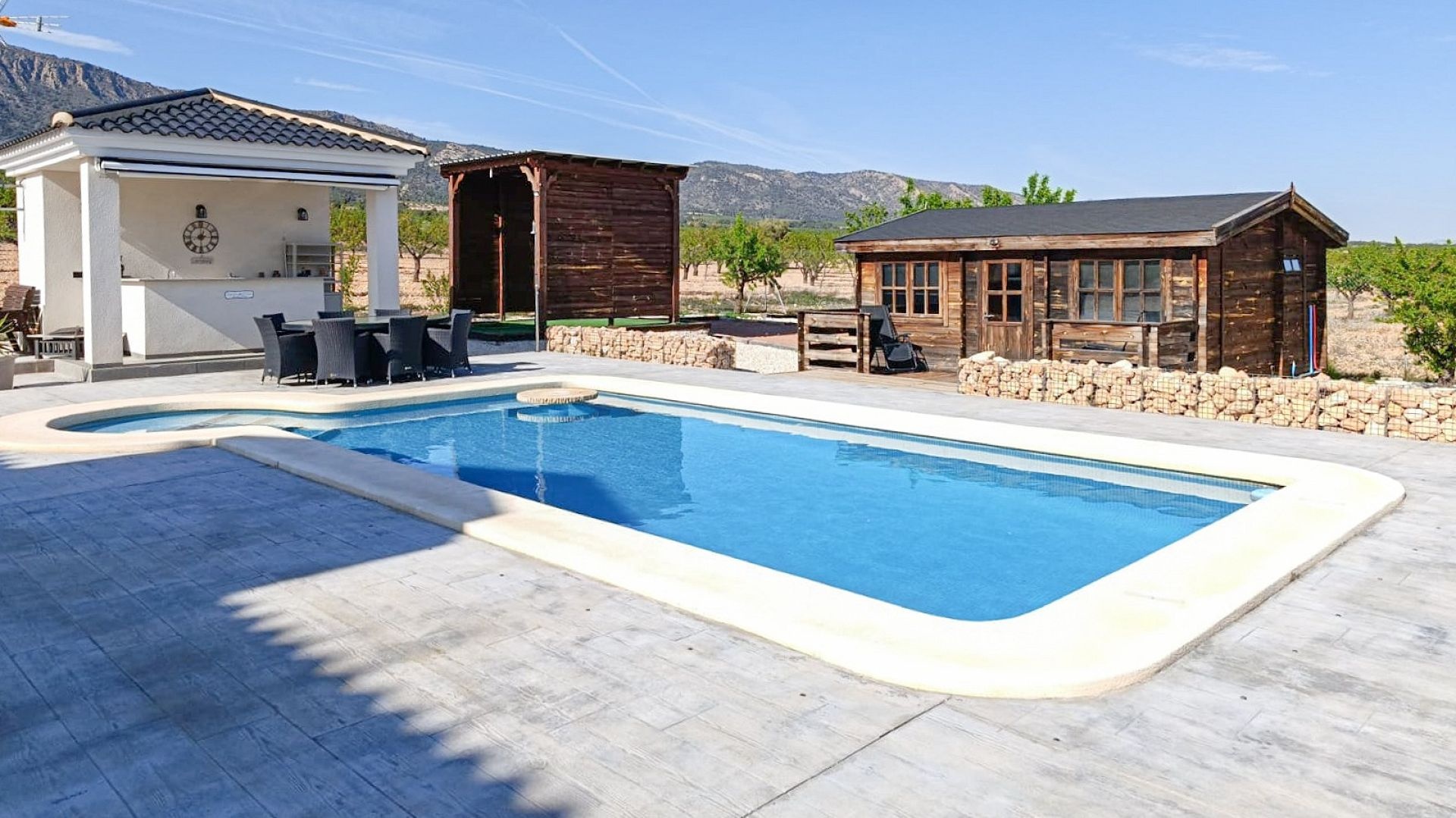 Resale - 3 Bedroom 2 Bathroom Villa in Pinoso -  - Alicante