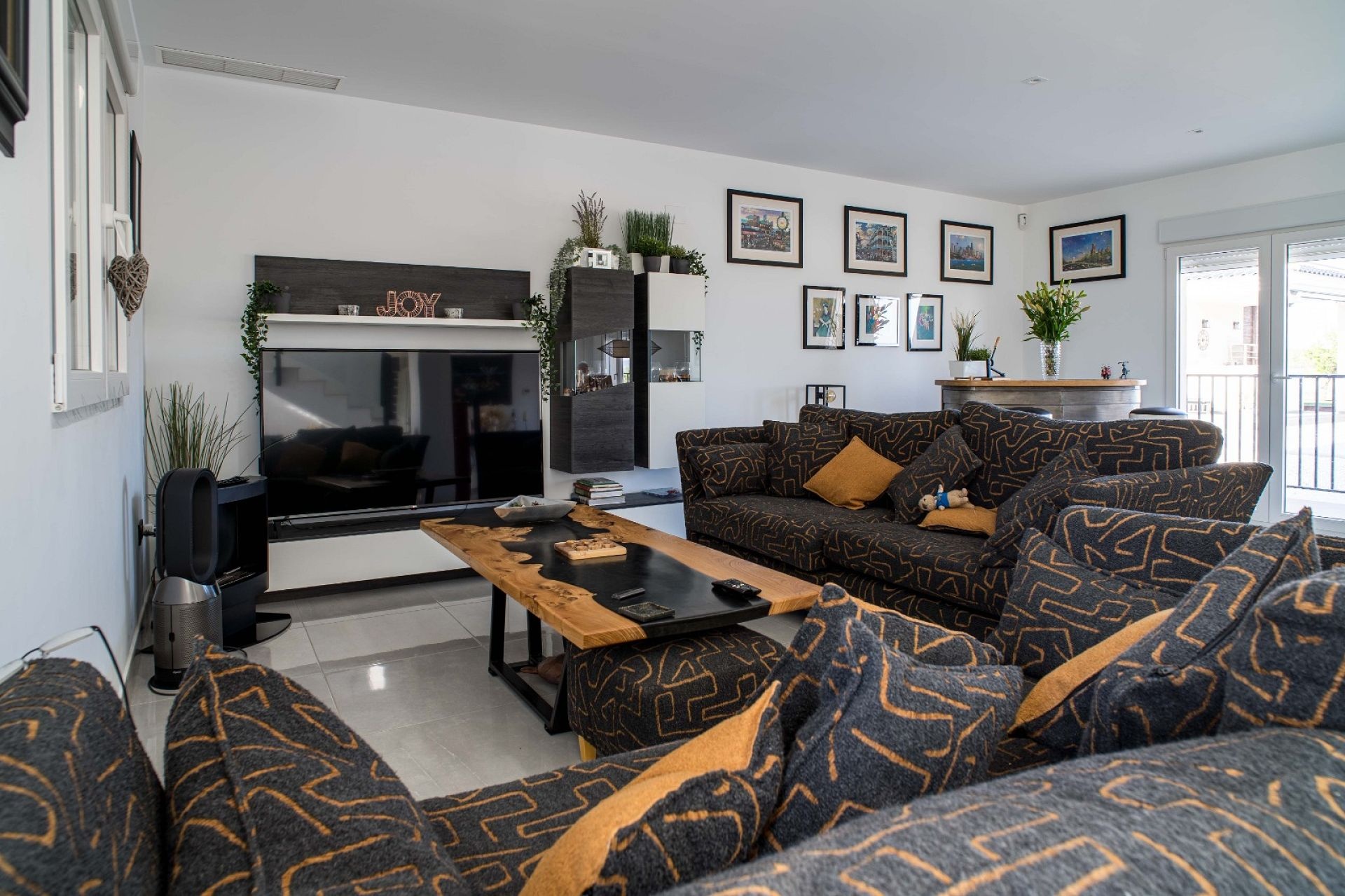 Resale - 3 Bedroom 2 Bathroom Villa in Pinoso -  - Alicante
