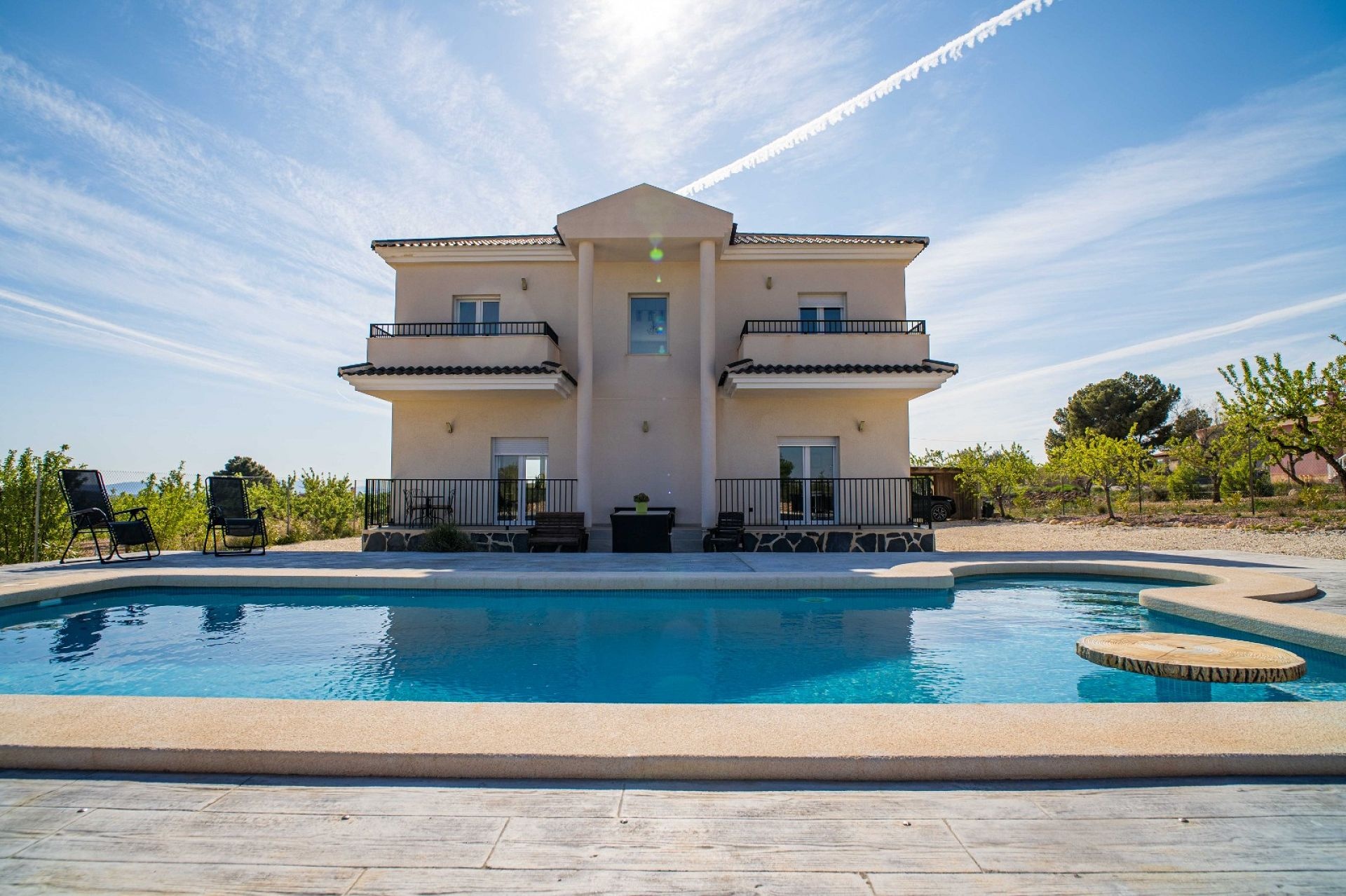 Resale - 3 Bedroom 2 Bathroom Villa in Pinoso -  - Alicante