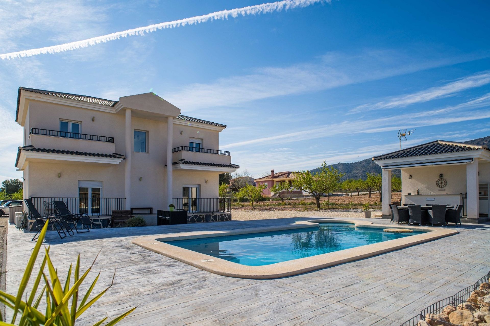Resale - 3 Bedroom 2 Bathroom Villa in Pinoso -  - Alicante