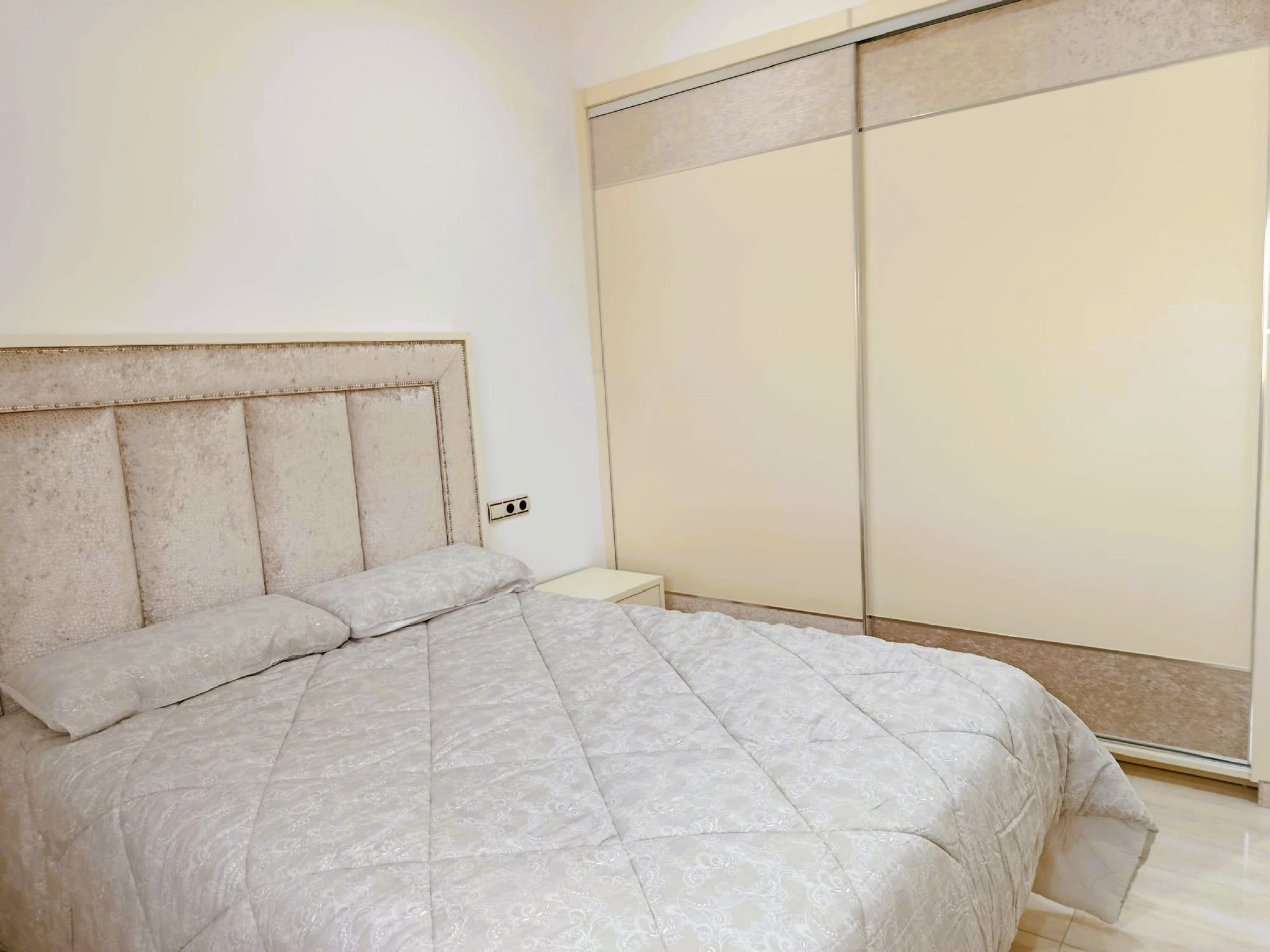 Resale - 4 Bedroom 4 Bathroom Villa in Pinoso -  - Alicante