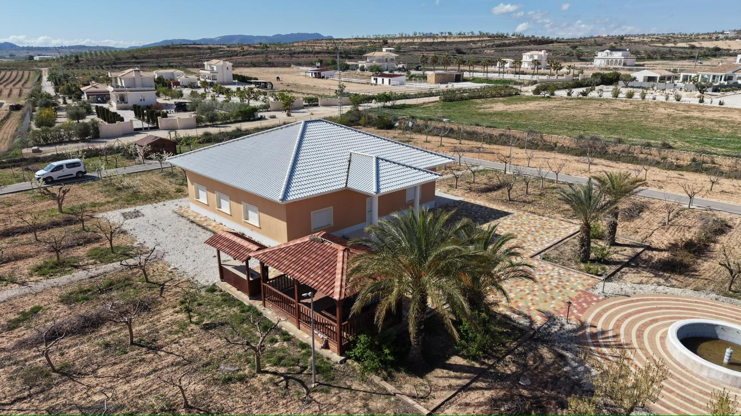 Resale - 4 Bedroom 4 Bathroom Villa in Pinoso -  - Alicante