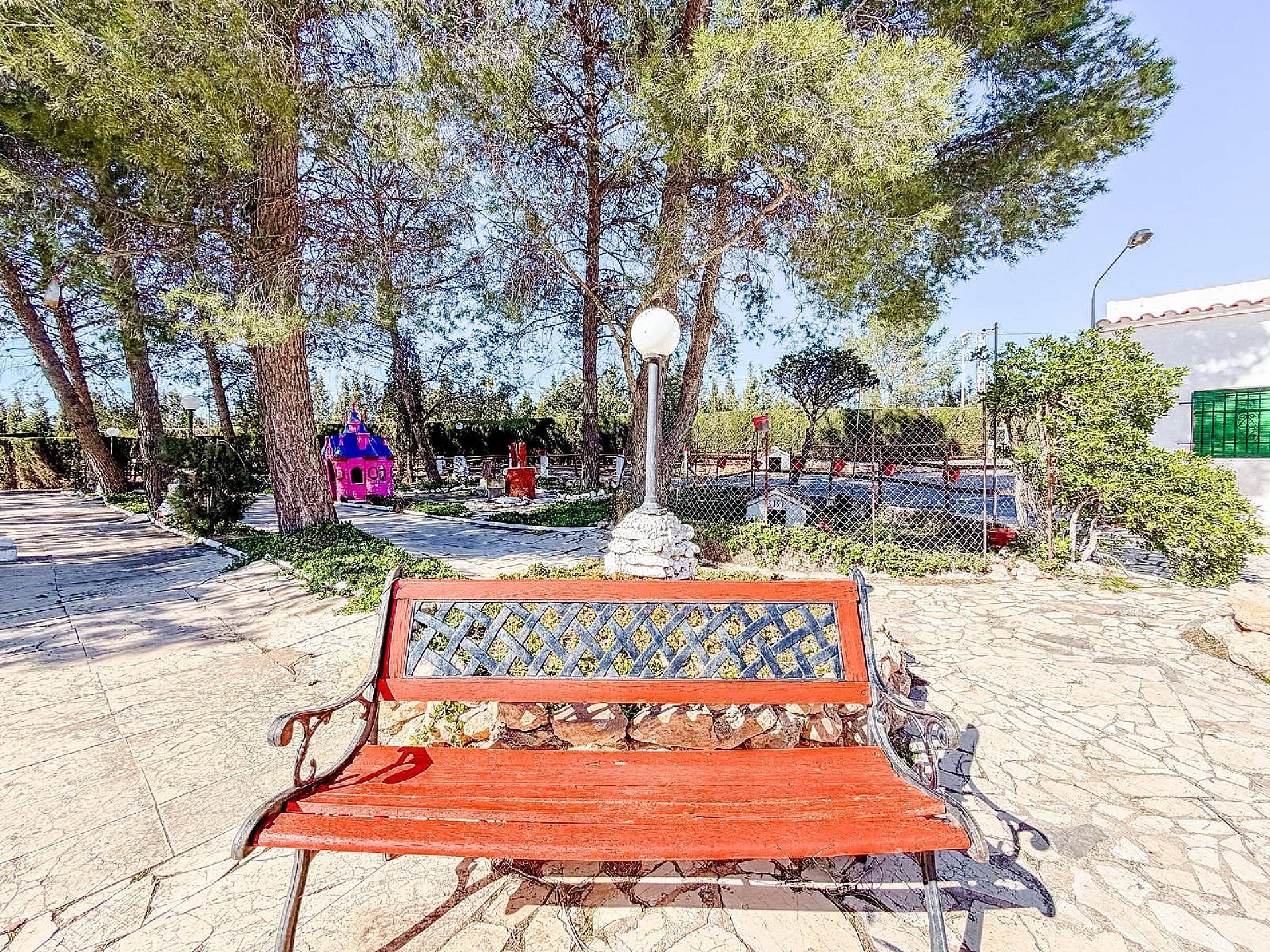 Resale - 6 Bedroom 2 Bathroom Country house in Pinoso -  - Alicante