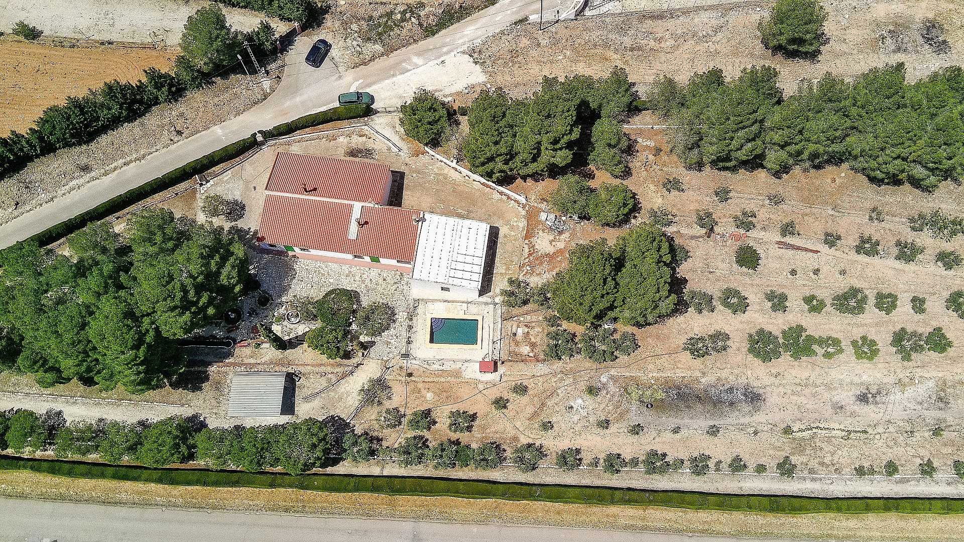 Resale - 6 Bedroom 2 Bathroom Country house in Pinoso -  - Alicante