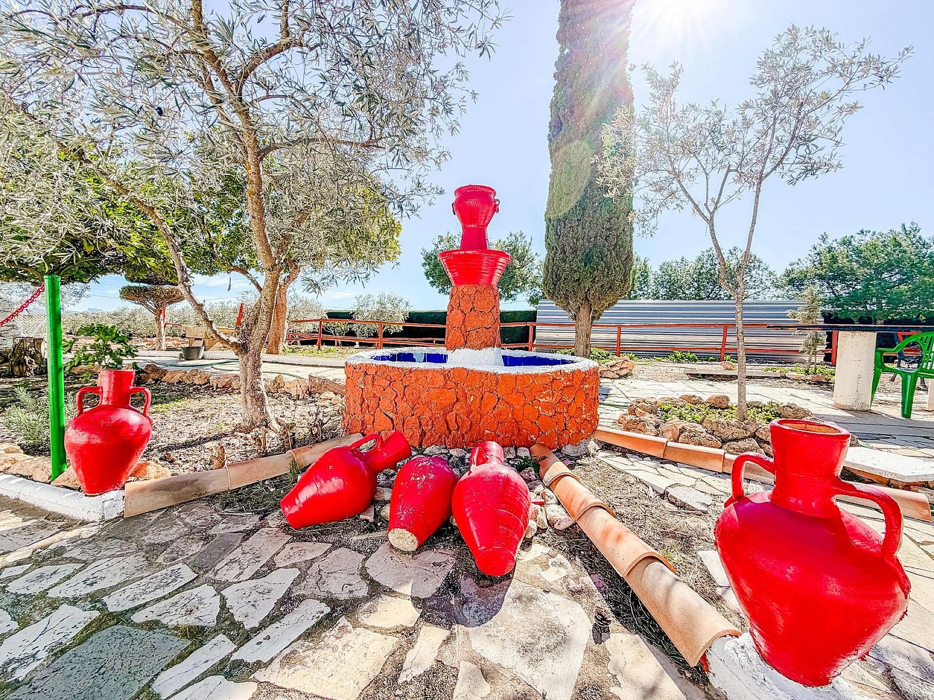 Resale - 6 Bedroom 2 Bathroom Country house in Pinoso -  - Alicante