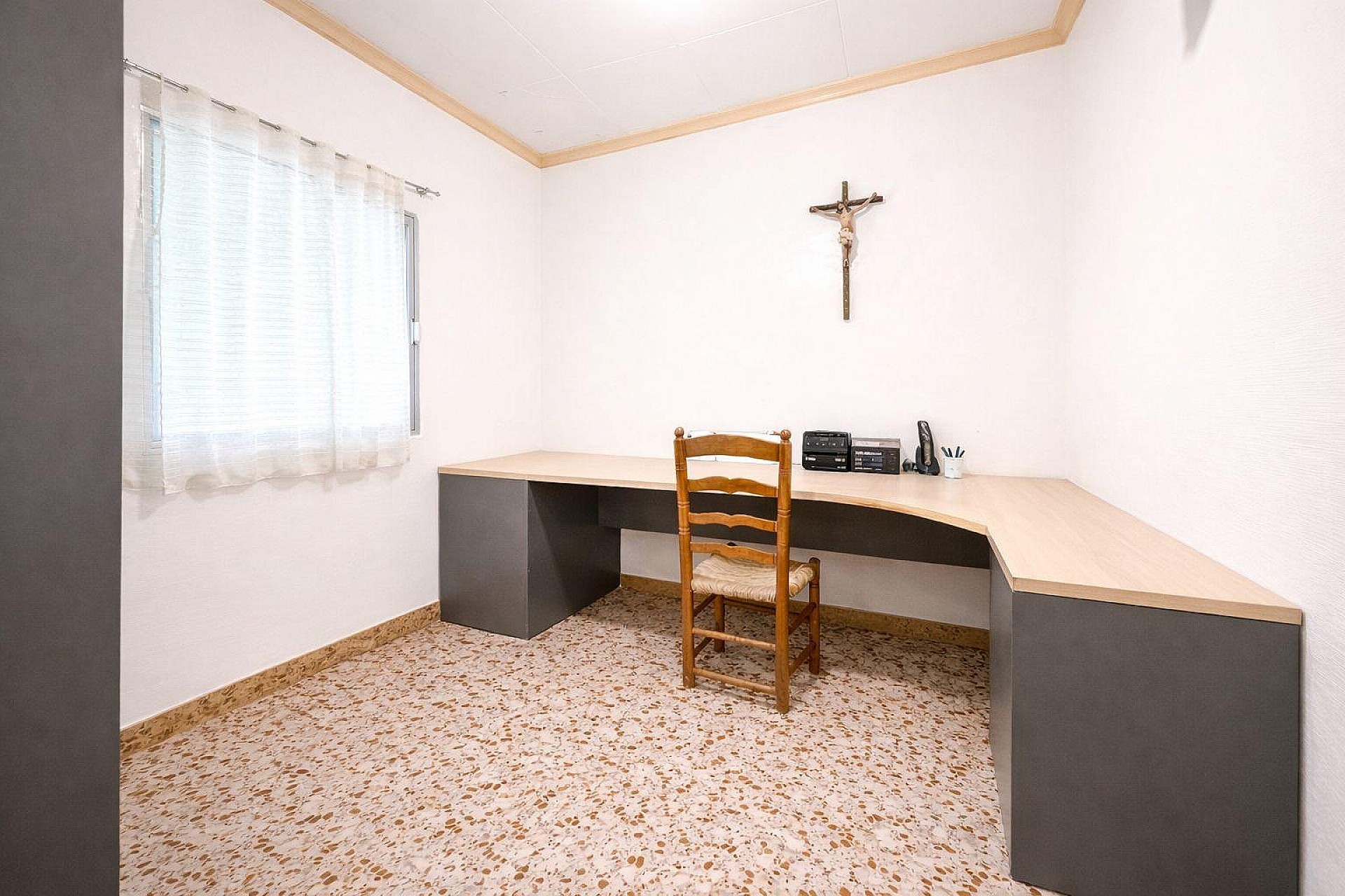 Resale - 6 Bedroom 2 Bathroom Country house in Pinoso -  - Alicante