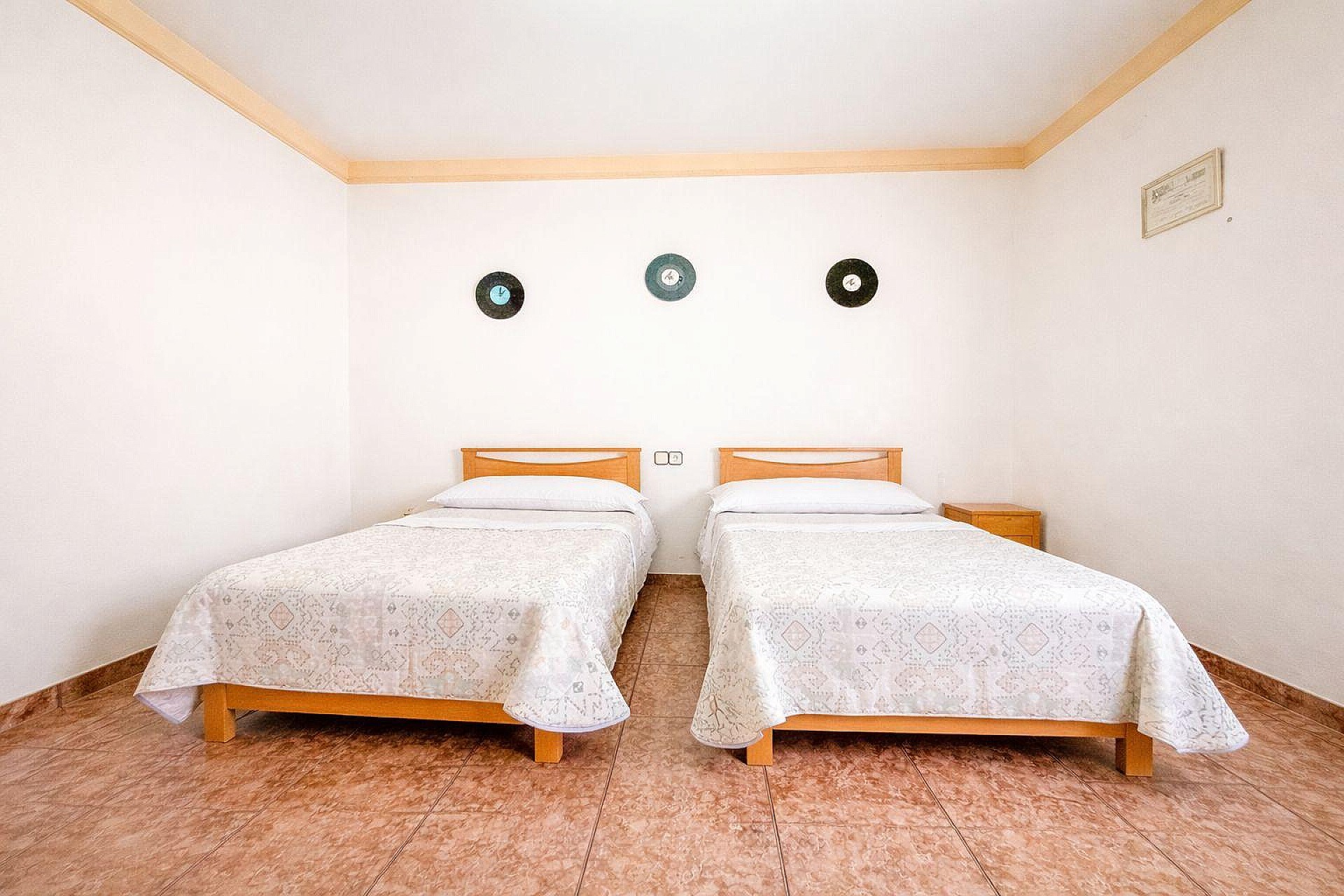 Resale - 6 Bedroom 2 Bathroom Country house in Pinoso -  - Alicante