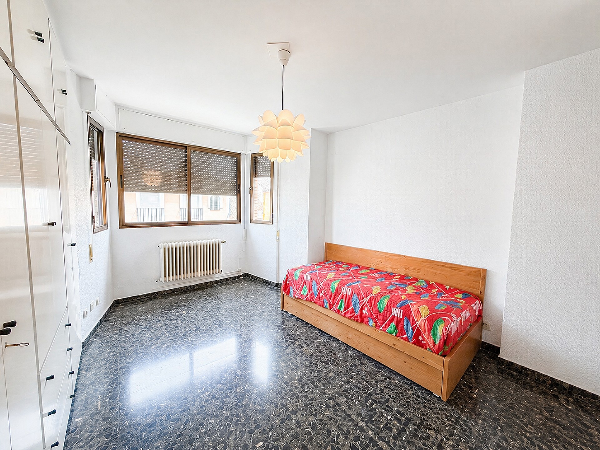 Resale - 4 Bedroom 2 Bathroom Townhouse in Yecla -  - Murcia
