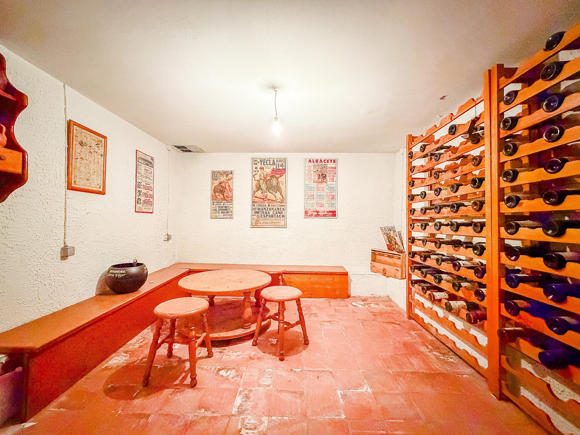 Resale - 4 Bedroom 2 Bathroom Townhouse in Yecla -  - Murcia