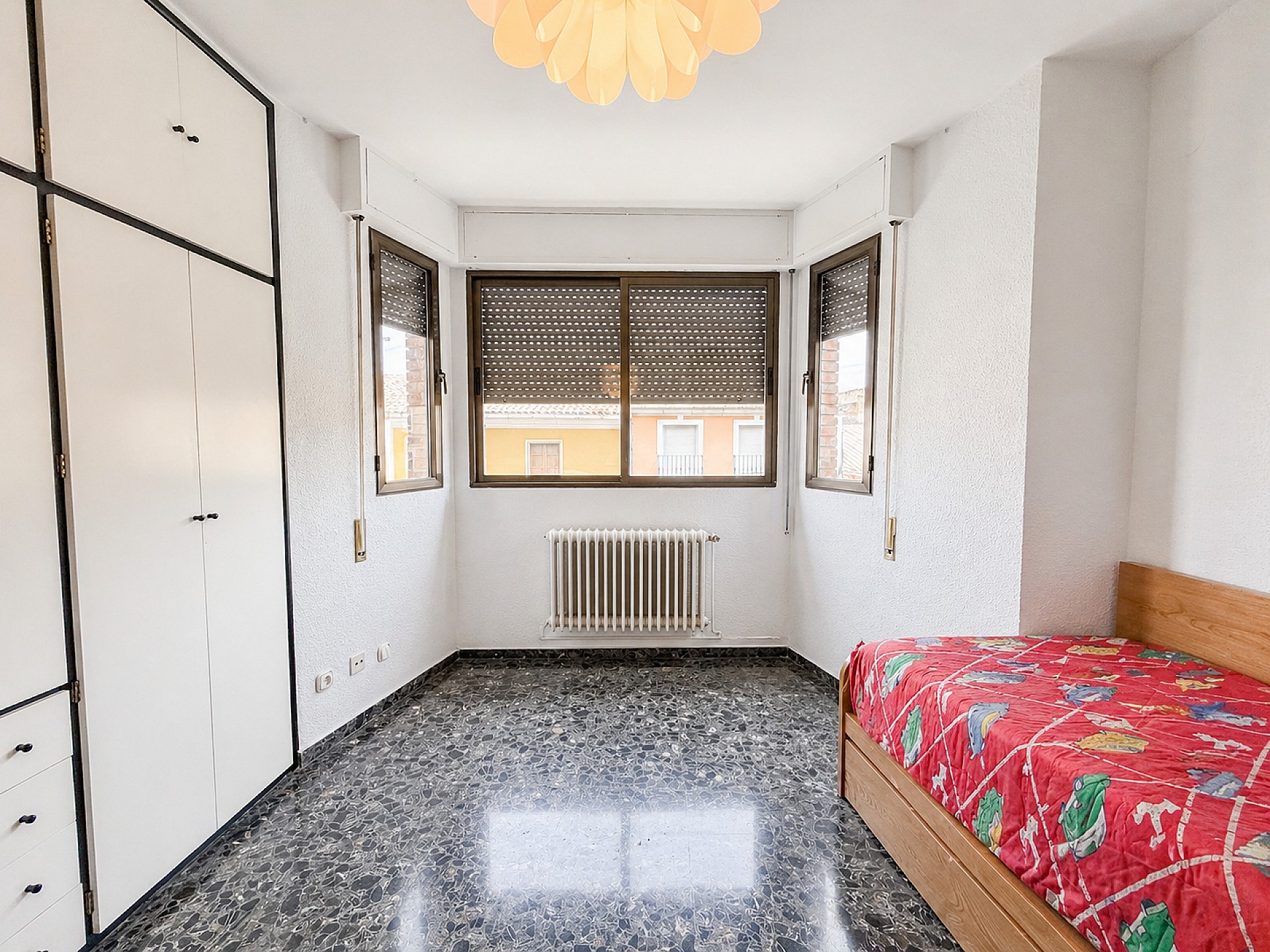 Resale - 4 Bedroom 2 Bathroom Townhouse in Yecla -  - Murcia