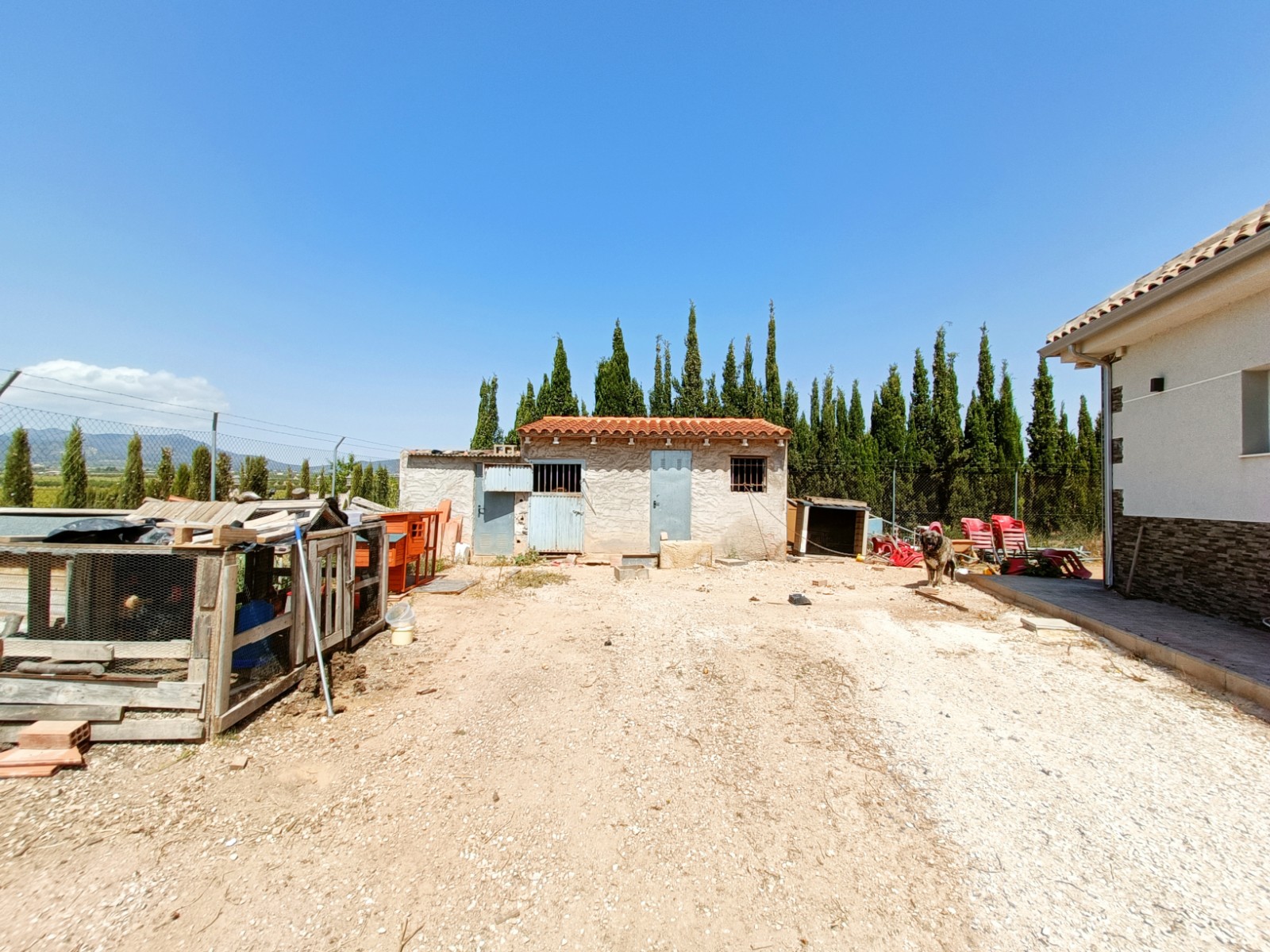 Resale - 4 Bedroom 2 Bathroom Villa in Pinoso -  - Alicante