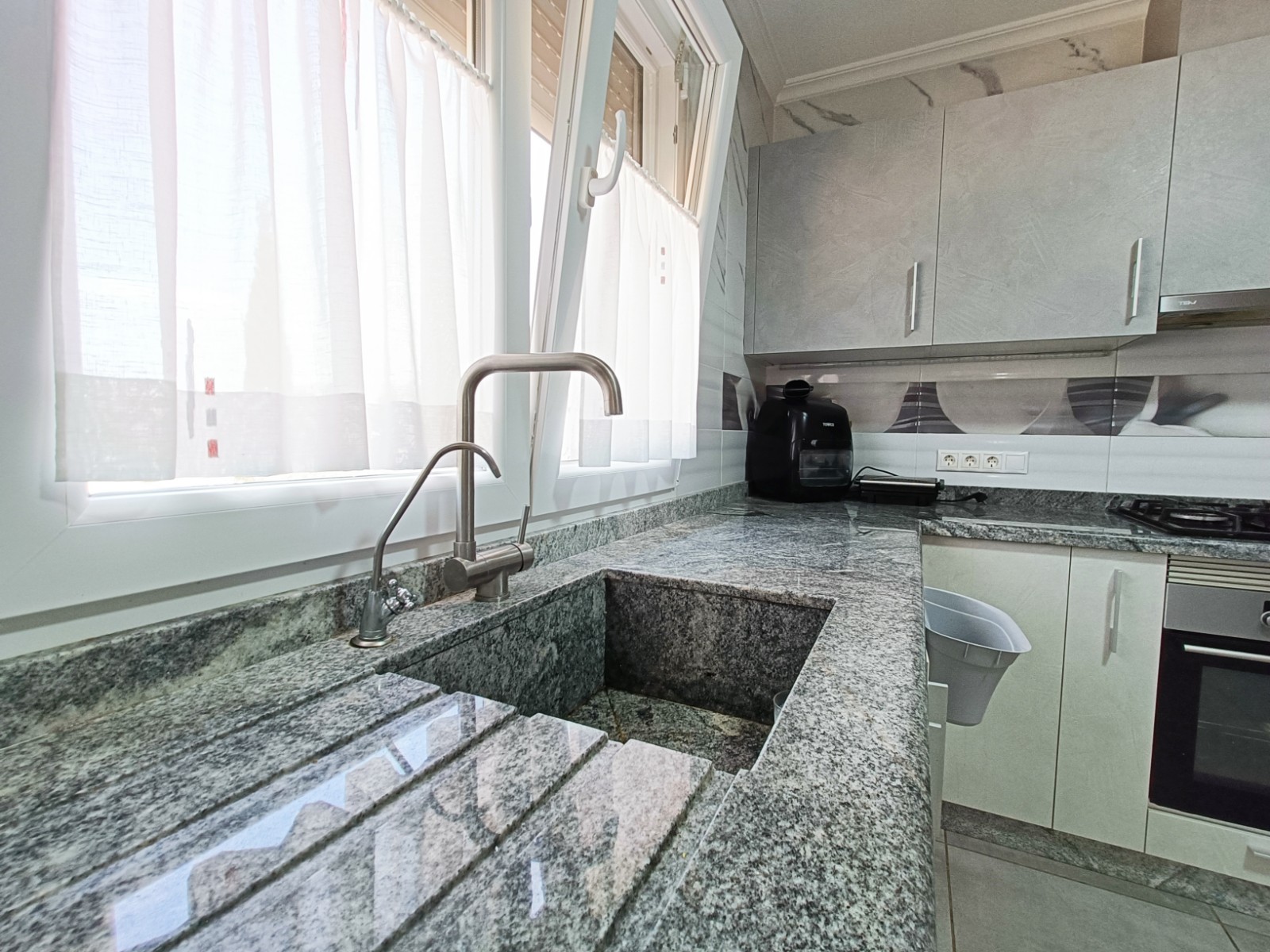 Resale - 4 Bedroom 2 Bathroom Villa in Pinoso -  - Alicante