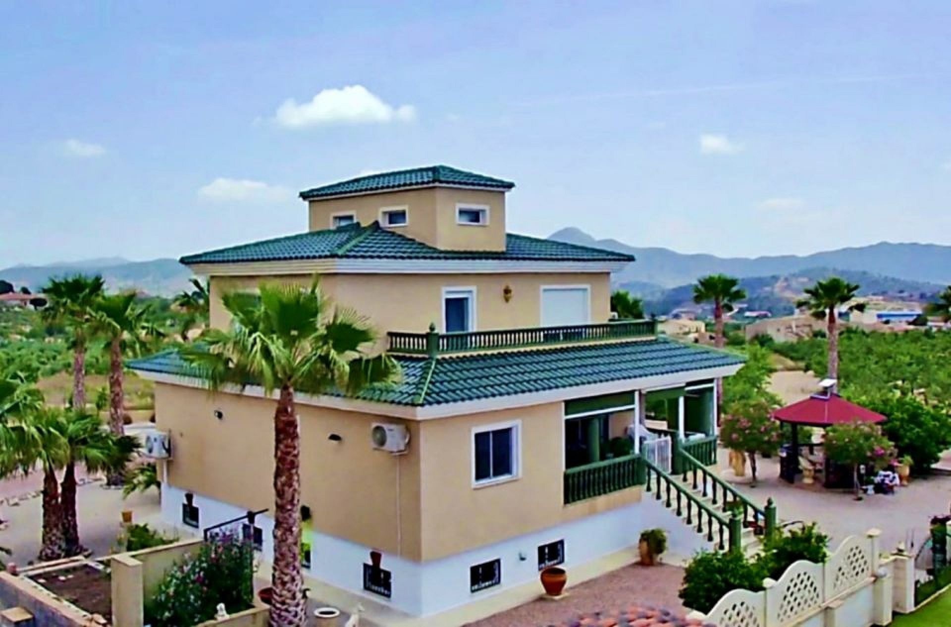 Resale - 4 Bedroom 3 Bathroom Villa in Macisvenda -  - Murcia