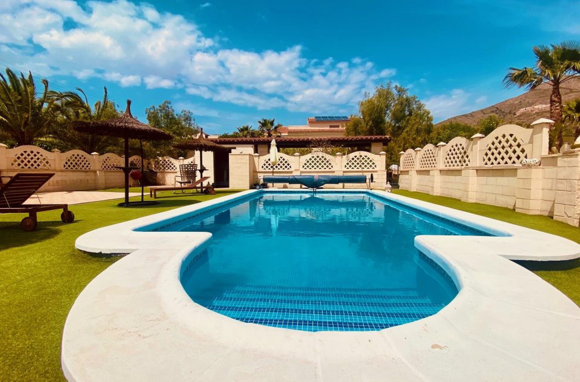 Resale - 4 Bedroom 3 Bathroom Villa in Macisvenda -  - Murcia