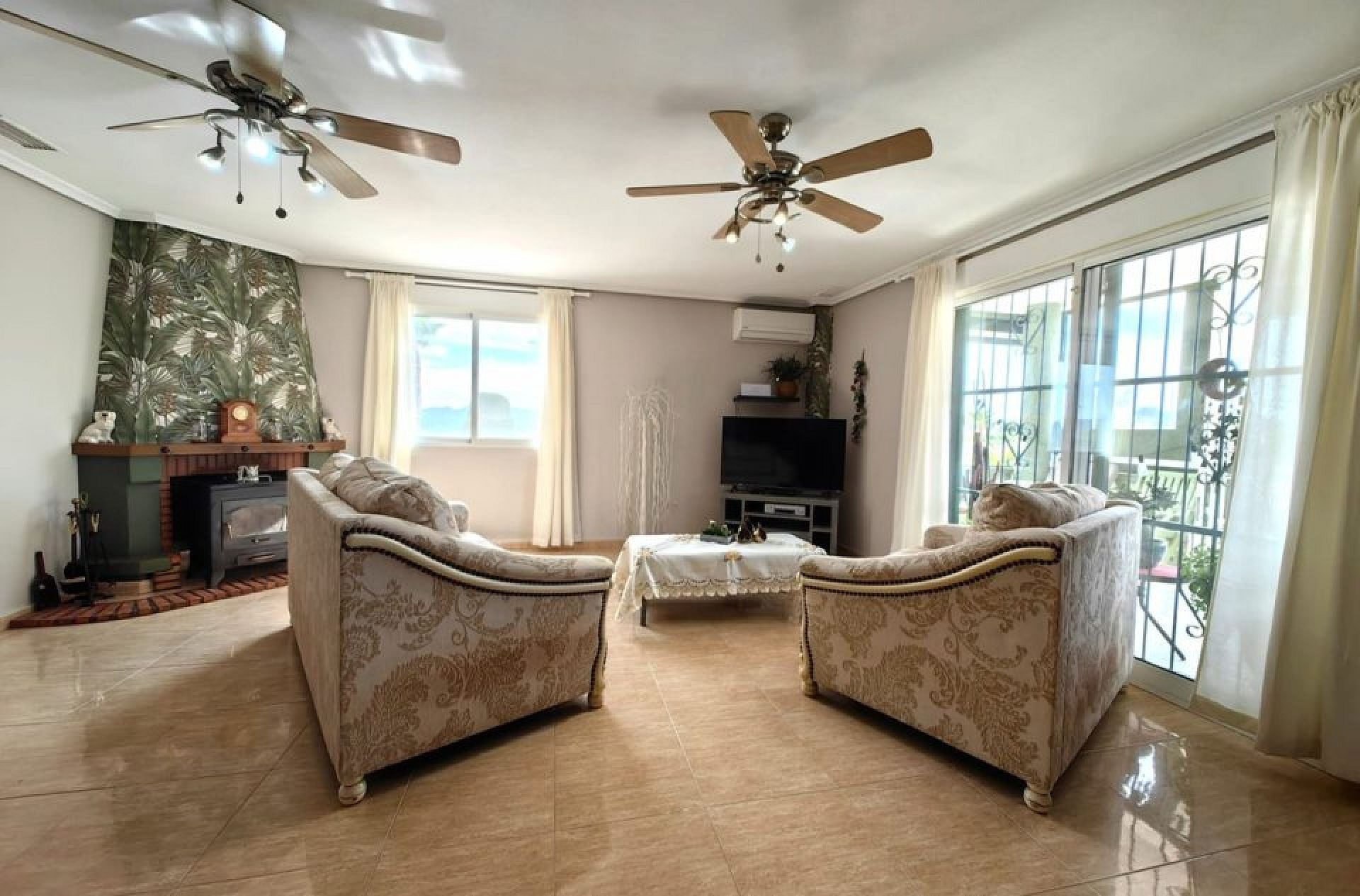 Resale - 4 Bedroom 3 Bathroom Villa in Macisvenda -  - Murcia