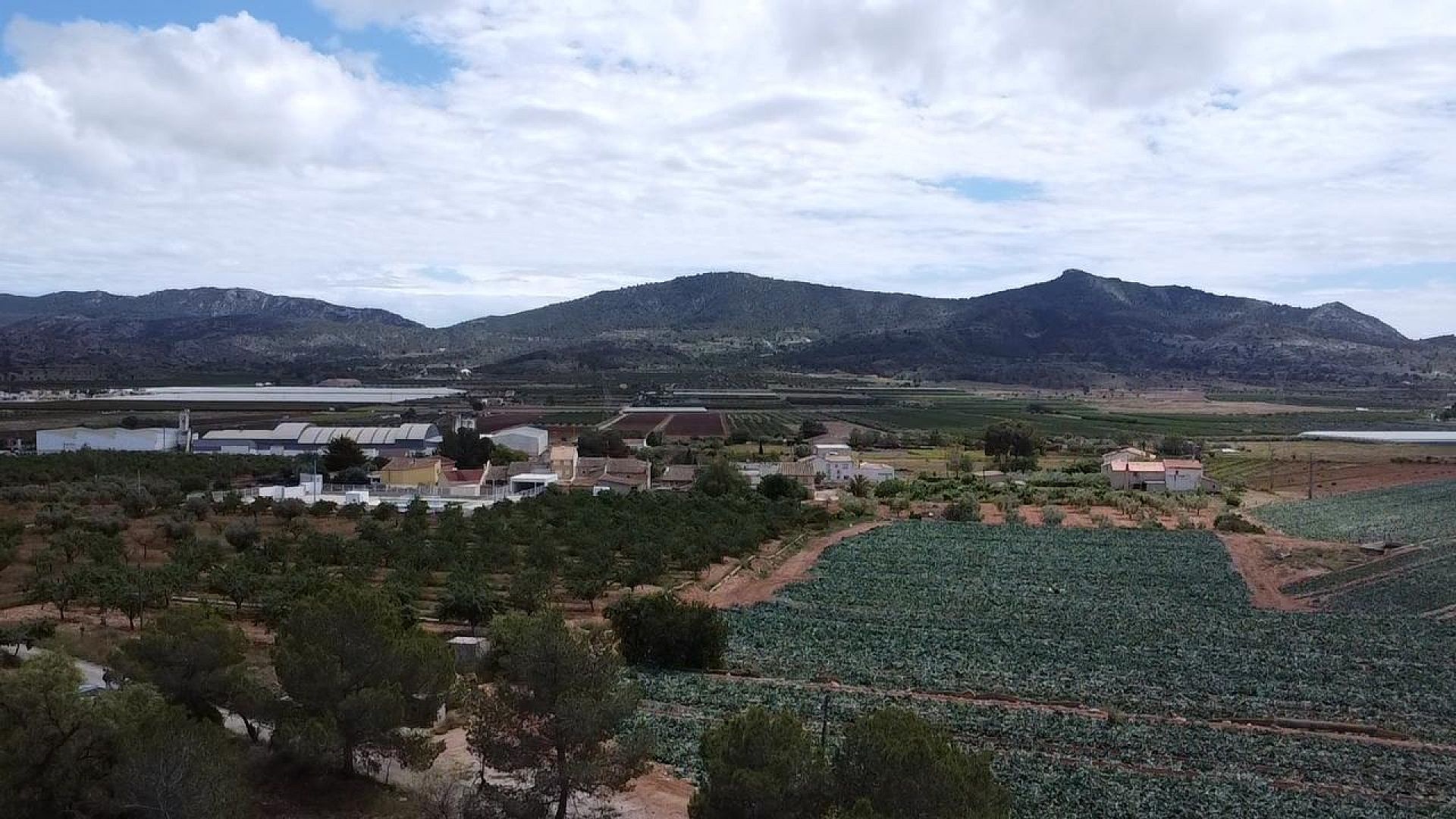 Resale - 5 Bedroom 2 Bathroom Restoration Project in Hondón de las Nieves -  - Alicante