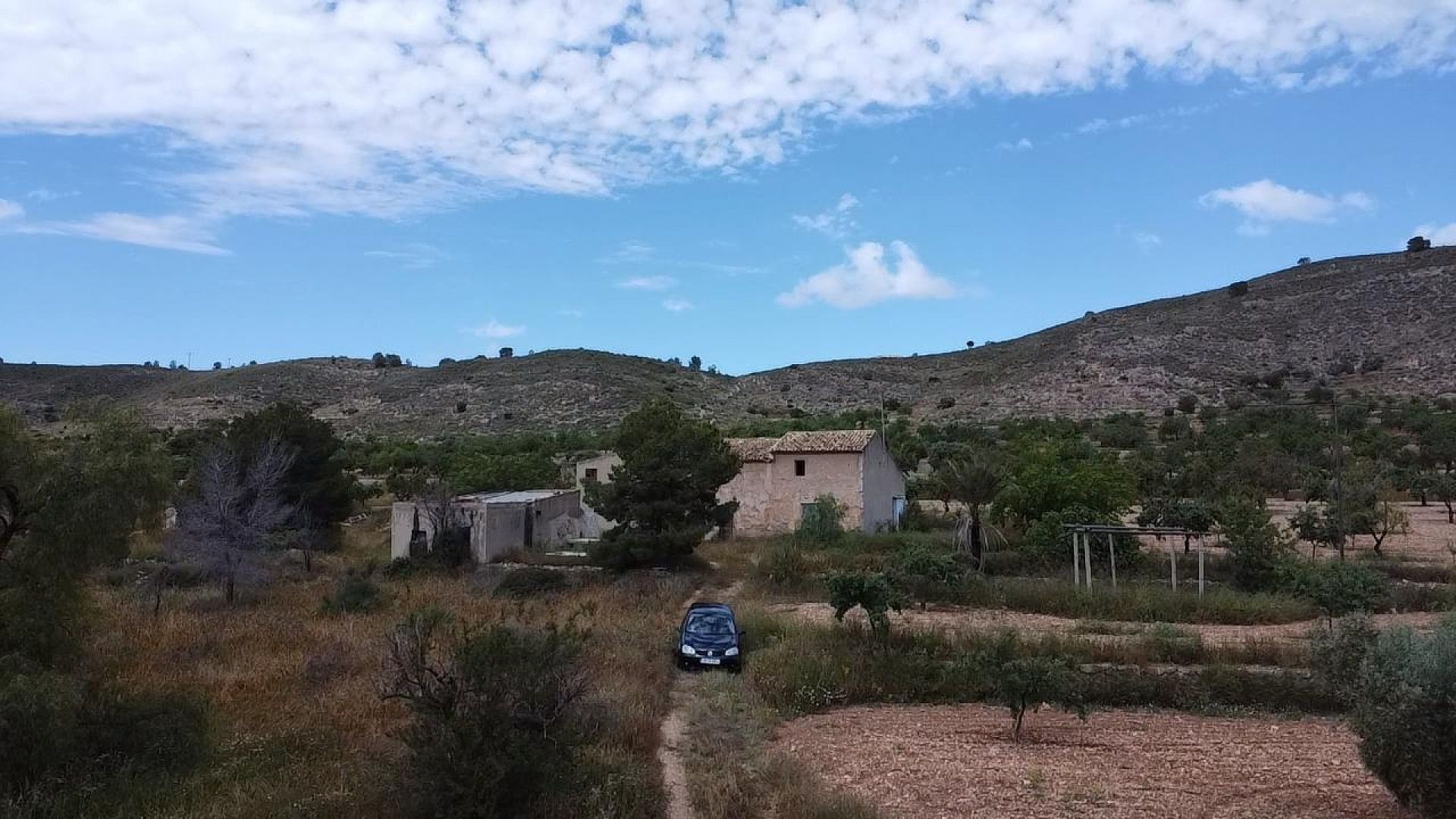 Resale - 5 Bedroom 2 Bathroom Restoration Project in Hondón de las Nieves -  - Alicante