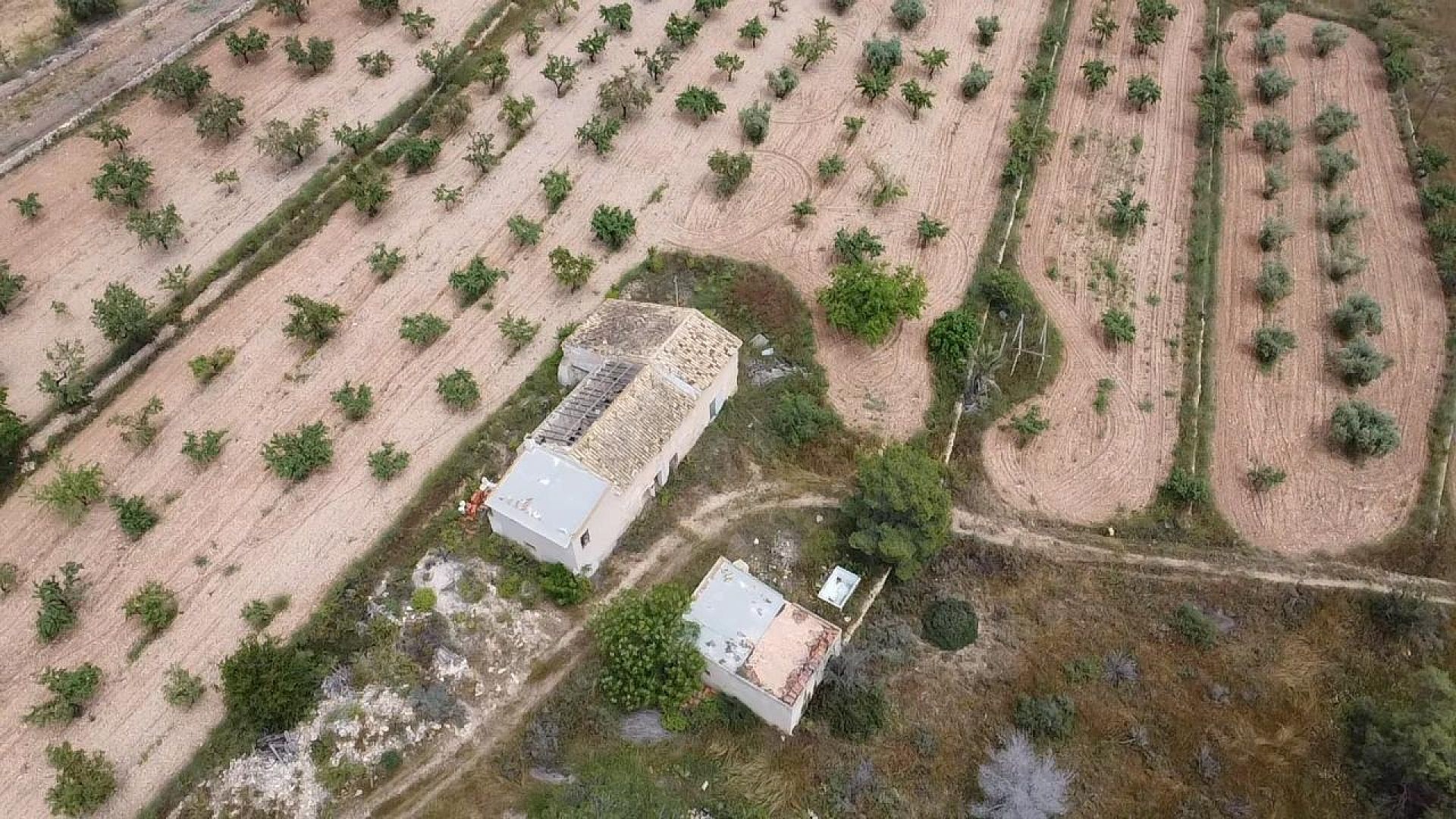 Resale - 5 Bedroom 2 Bathroom Restoration Project in Hondón de las Nieves -  - Alicante