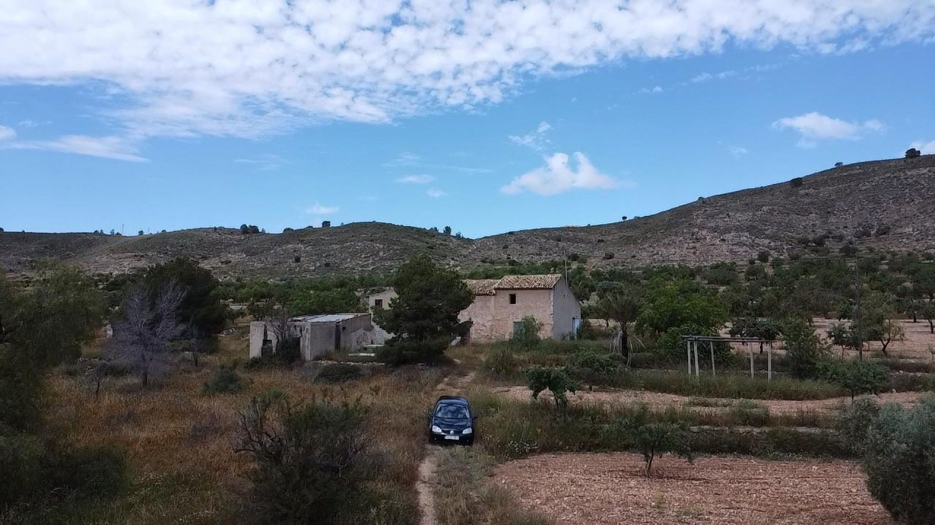 Resale - 5 Bedroom 2 Bathroom Restoration Project in Hondón de las Nieves -  - Alicante