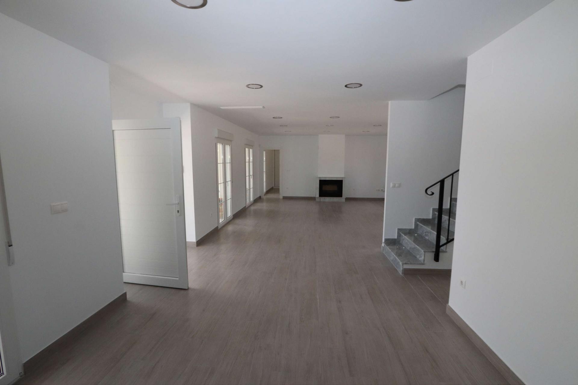 Resale - 4 Bedroom 4 Bathroom Villa in Sax -  - Alicante