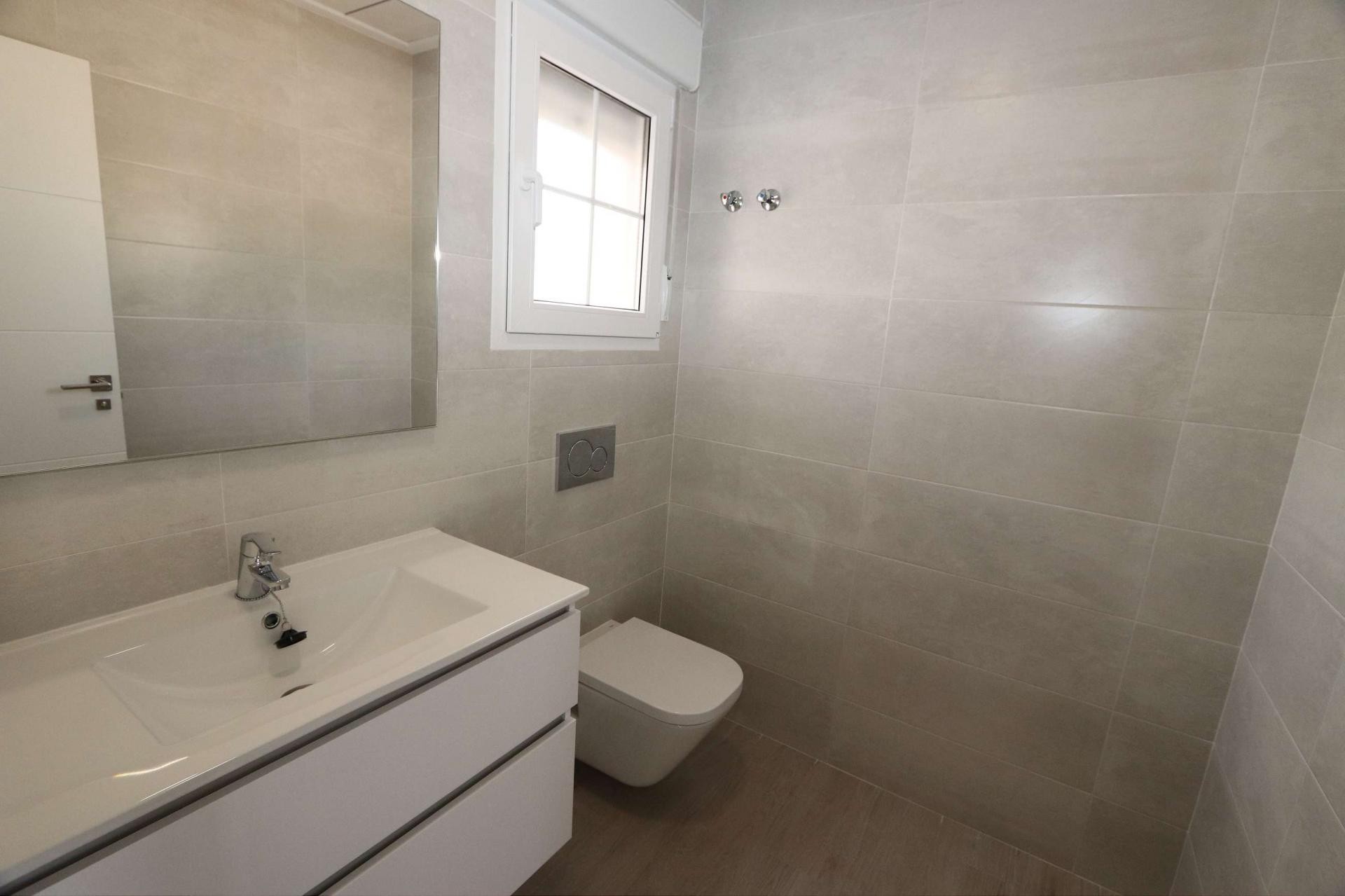 Resale - 4 Bedroom 4 Bathroom Villa in Sax -  - Alicante