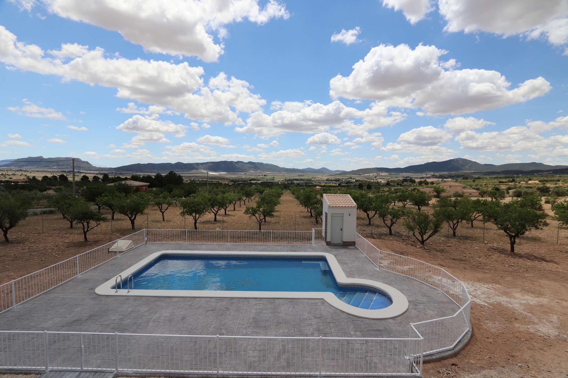 Resale - 4 Bedroom 4 Bathroom Villa in Sax -  - Alicante