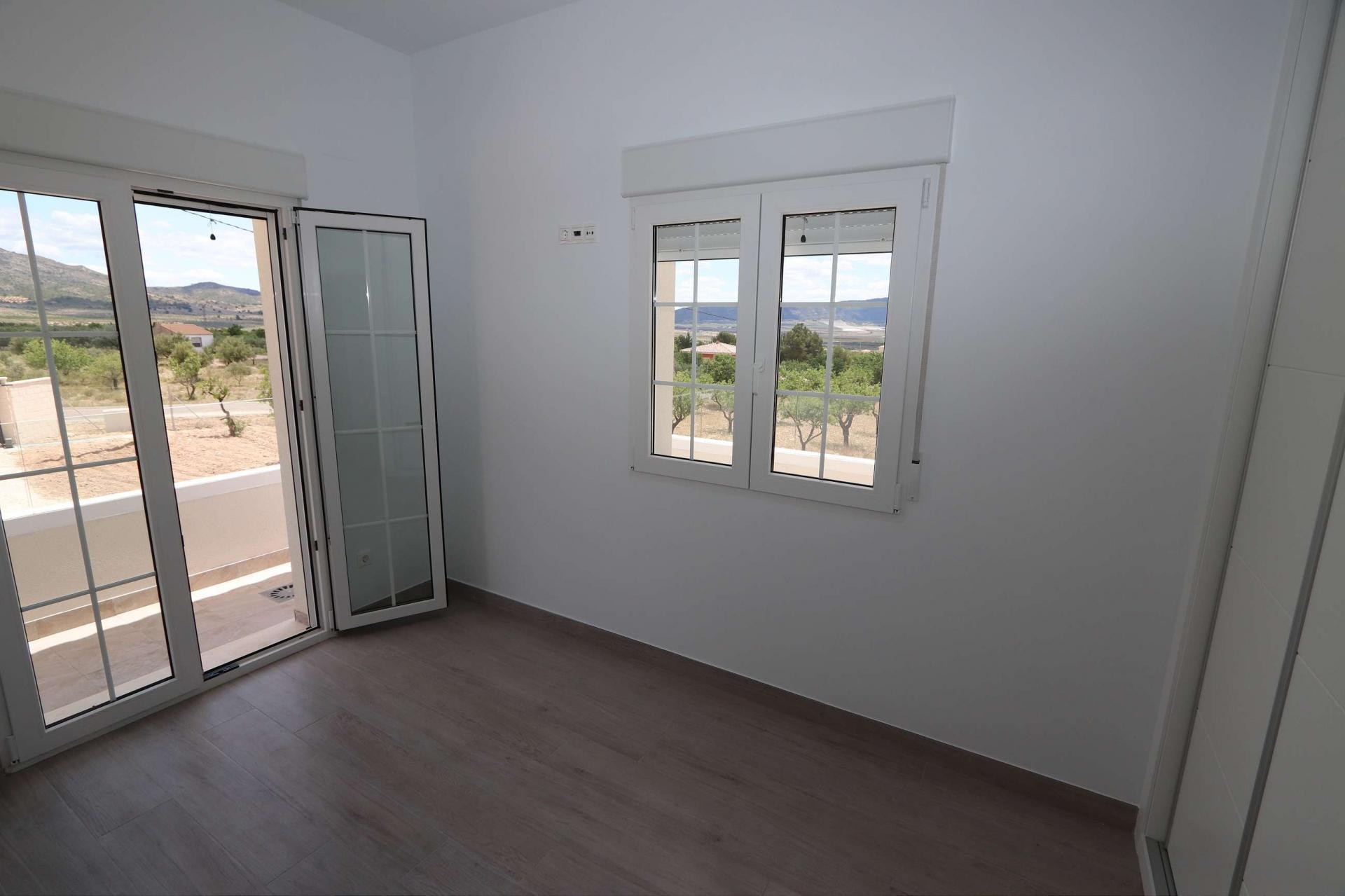 Resale - 4 Bedroom 4 Bathroom Villa in Sax -  - Alicante