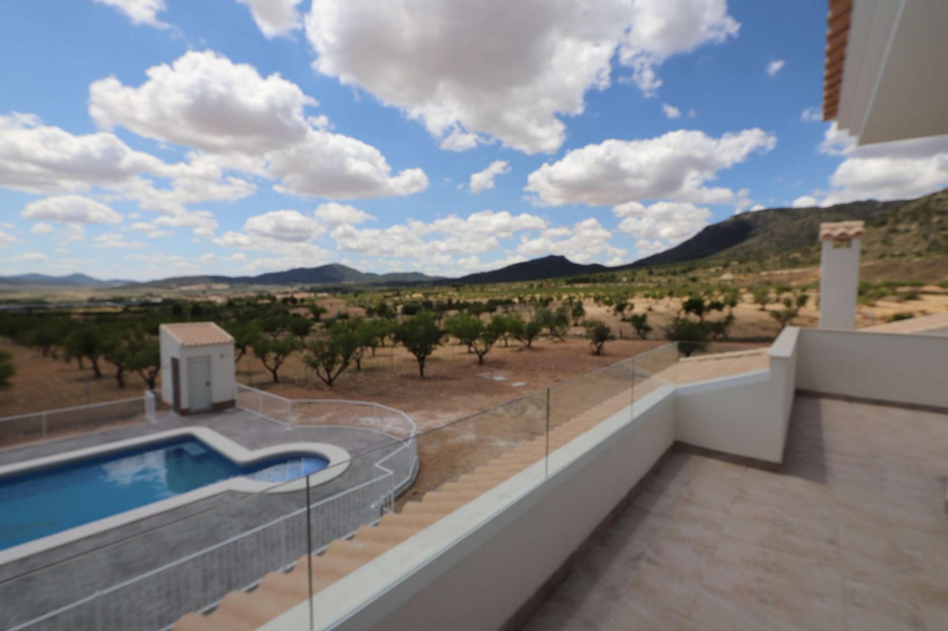 Resale - 4 Bedroom 4 Bathroom Villa in Sax -  - Alicante