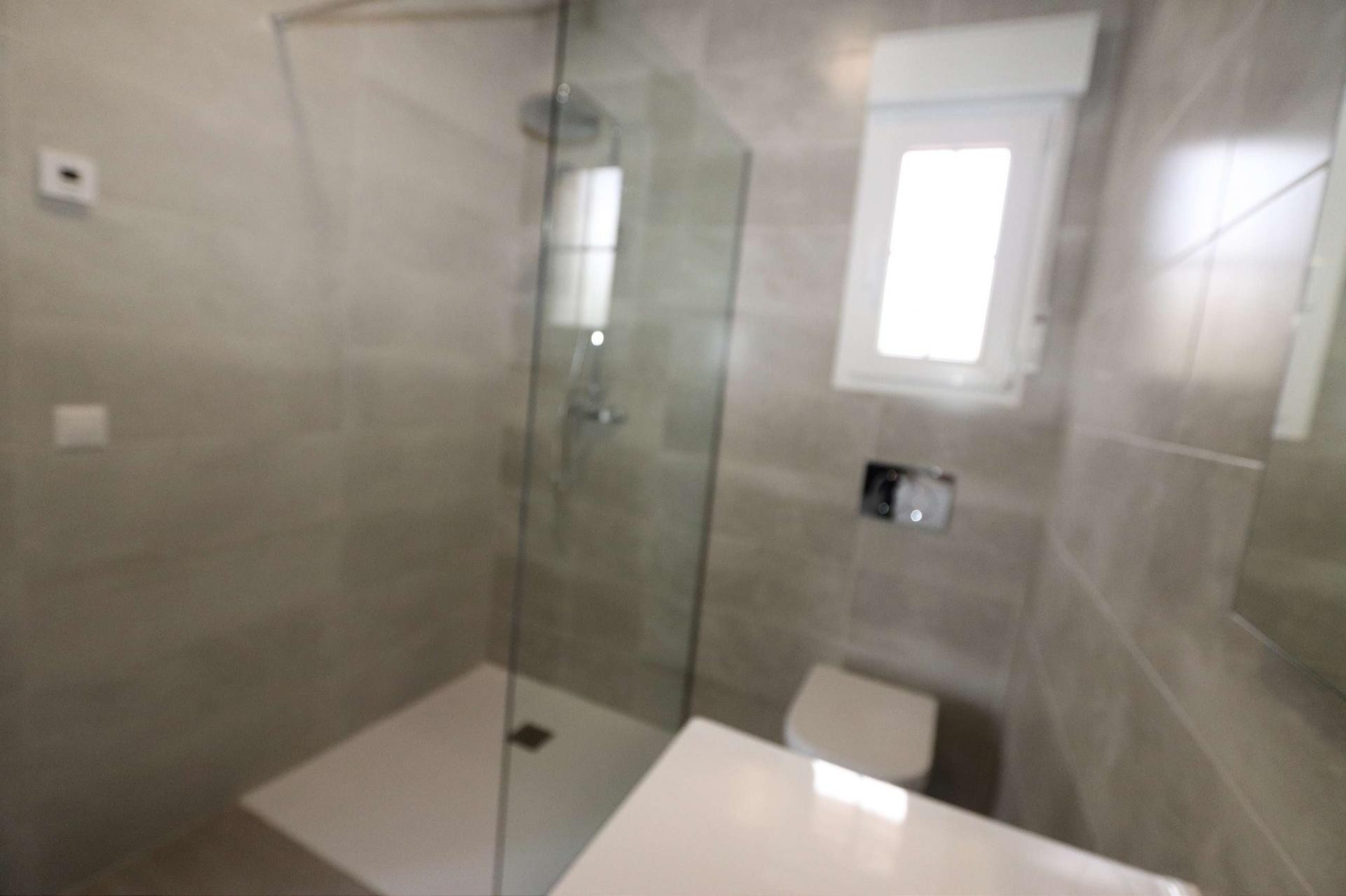 Resale - 4 Bedroom 4 Bathroom Villa in Sax -  - Alicante