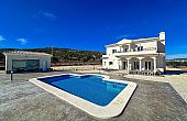 4 Bedroom 3 Bathroom Villa in Sax