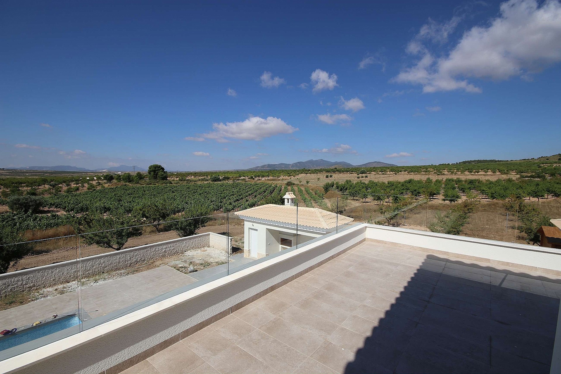 Resale - 4 Bedroom 3 Bathroom Villa in Sax -  - Alicante