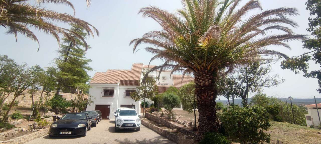 Resale - 9 Bedroom 6 Bathroom Commercial in Ayora - , Ayora, Valencia, Spain - Valencia