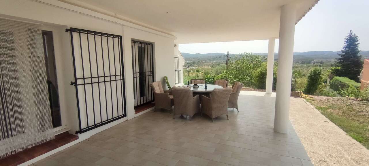 Resale - 9 Bedroom 6 Bathroom Commercial in Ayora - , Ayora, Valencia, Spain - Valencia