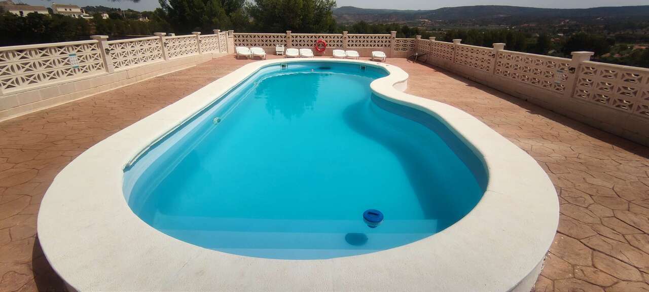 Resale - 9 Bedroom 6 Bathroom Commercial in Ayora - , Ayora, Valencia, Spain - Valencia
