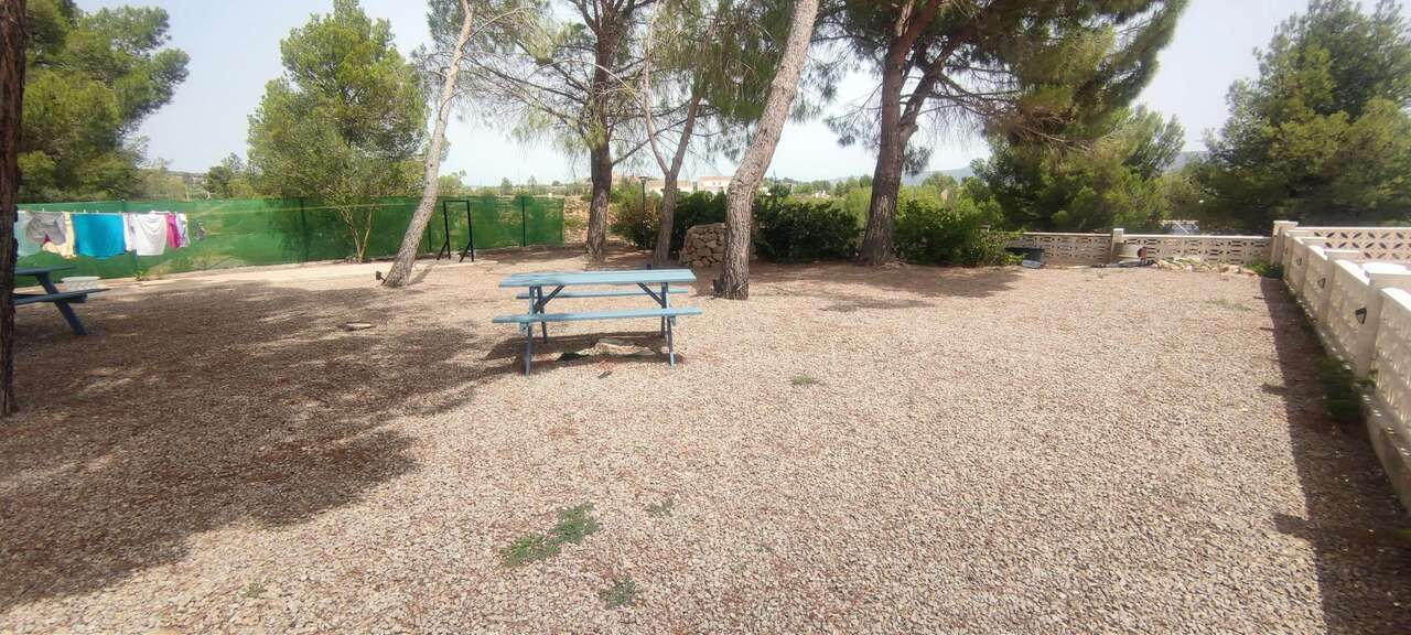 Resale - 9 Bedroom 6 Bathroom Commercial in Ayora - , Ayora, Valencia, Spain - Valencia