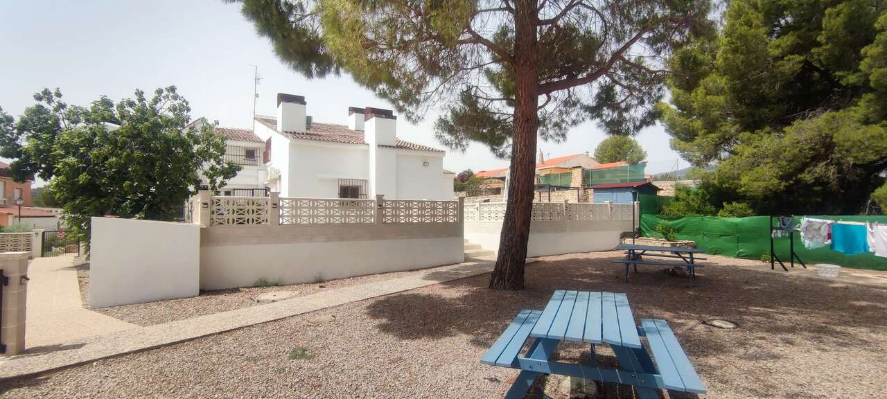 Resale - 9 Bedroom 6 Bathroom Commercial in Ayora - , Ayora, Valencia, Spain - Valencia