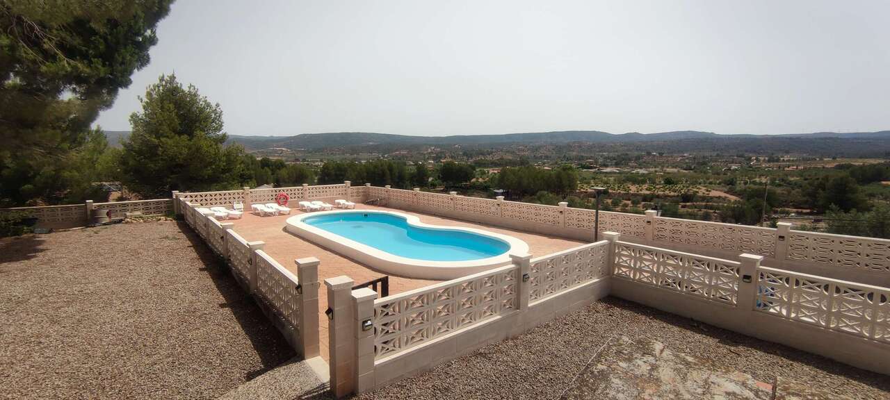 Resale - 9 Bedroom 6 Bathroom Commercial in Ayora - , Ayora, Valencia, Spain - Valencia