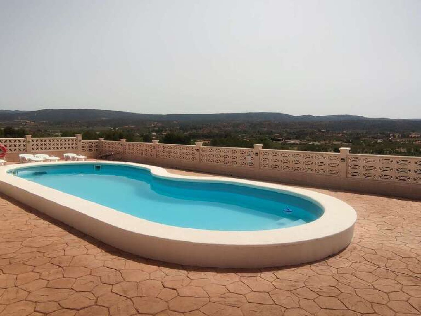 9 Bedroom 6 Bathroom Commercial in Ayora