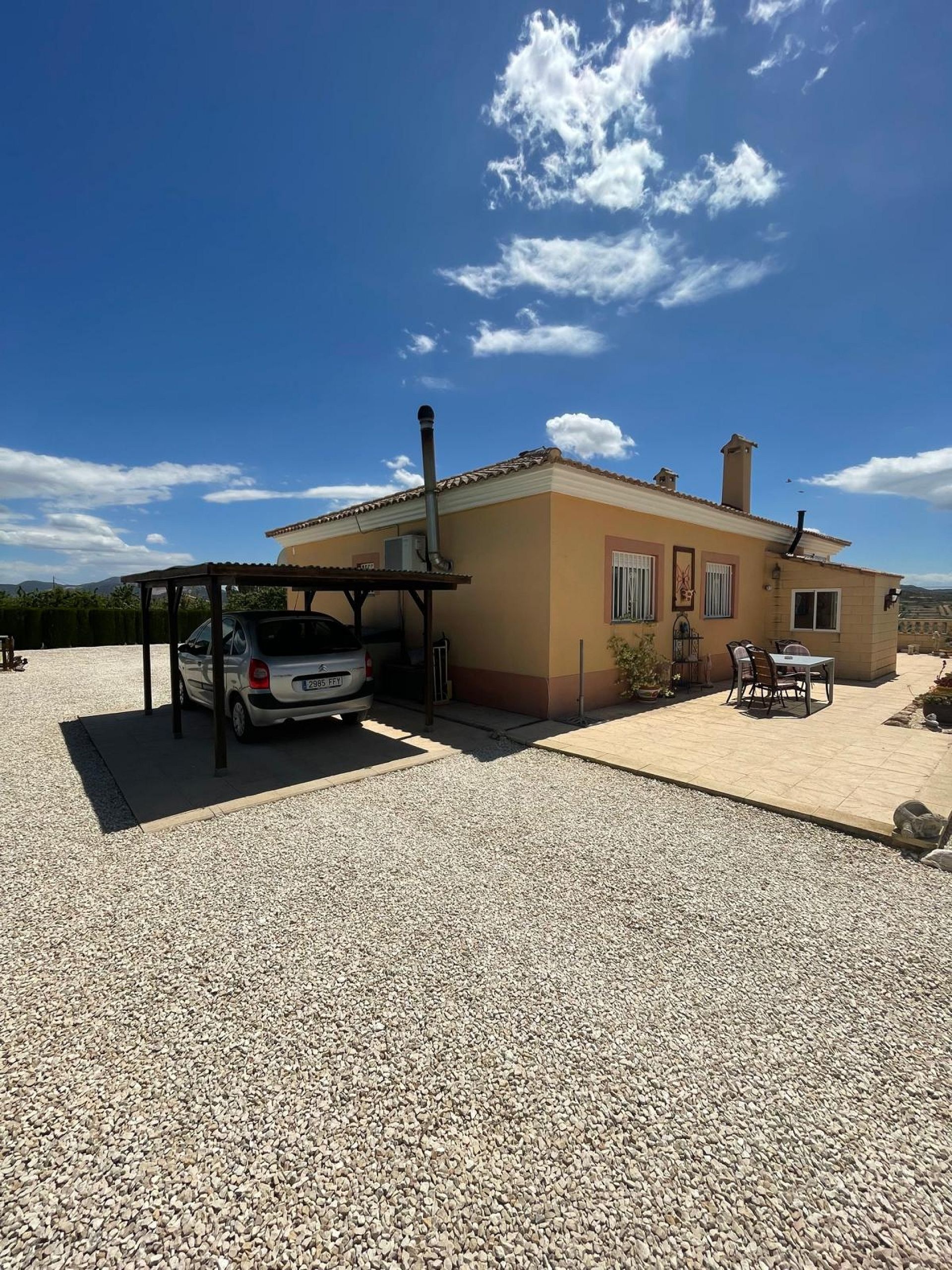 Resale - 4 Bedroom 3 Bathroom Villa in Pinoso -  - Alicante