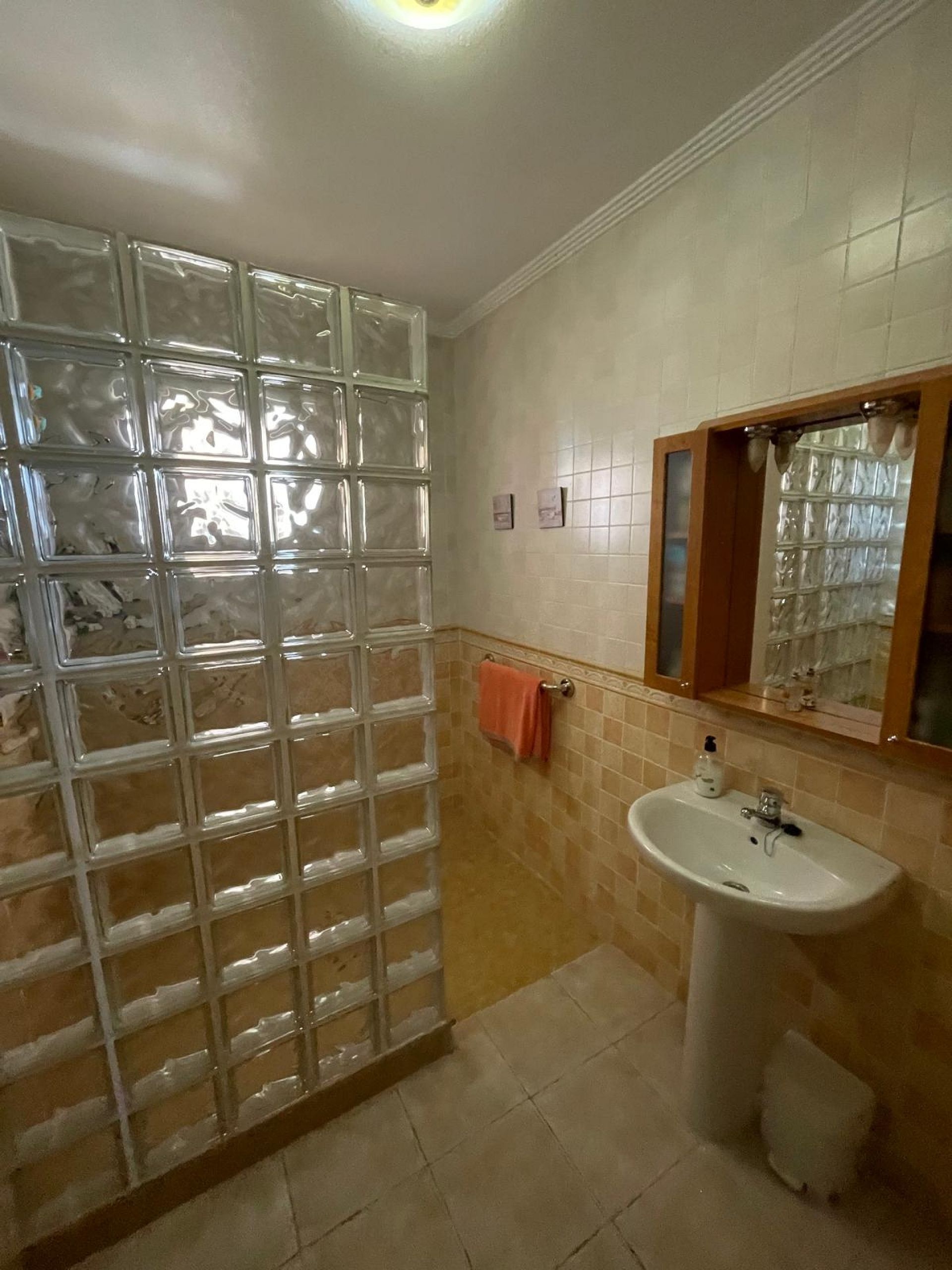 Resale - 4 Bedroom 3 Bathroom Villa in Pinoso -  - Alicante