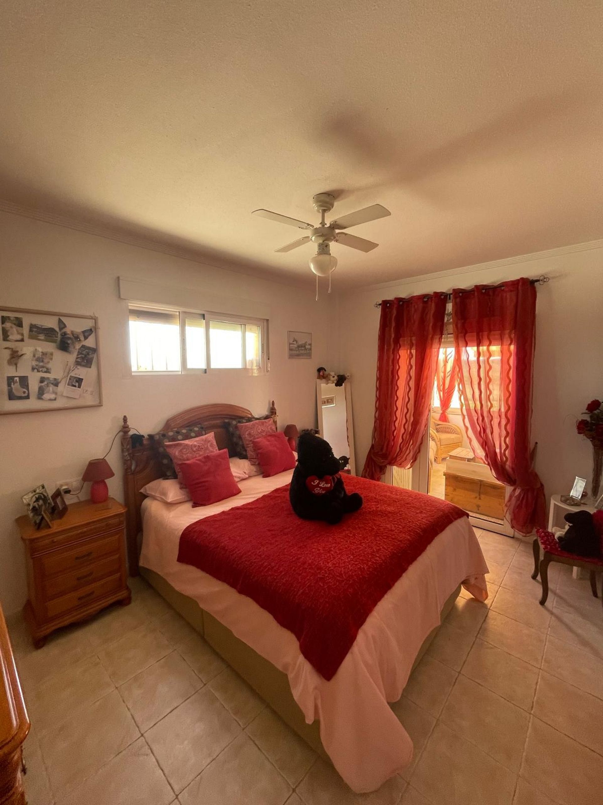 Resale - 4 Bedroom 3 Bathroom Villa in Pinoso -  - Alicante